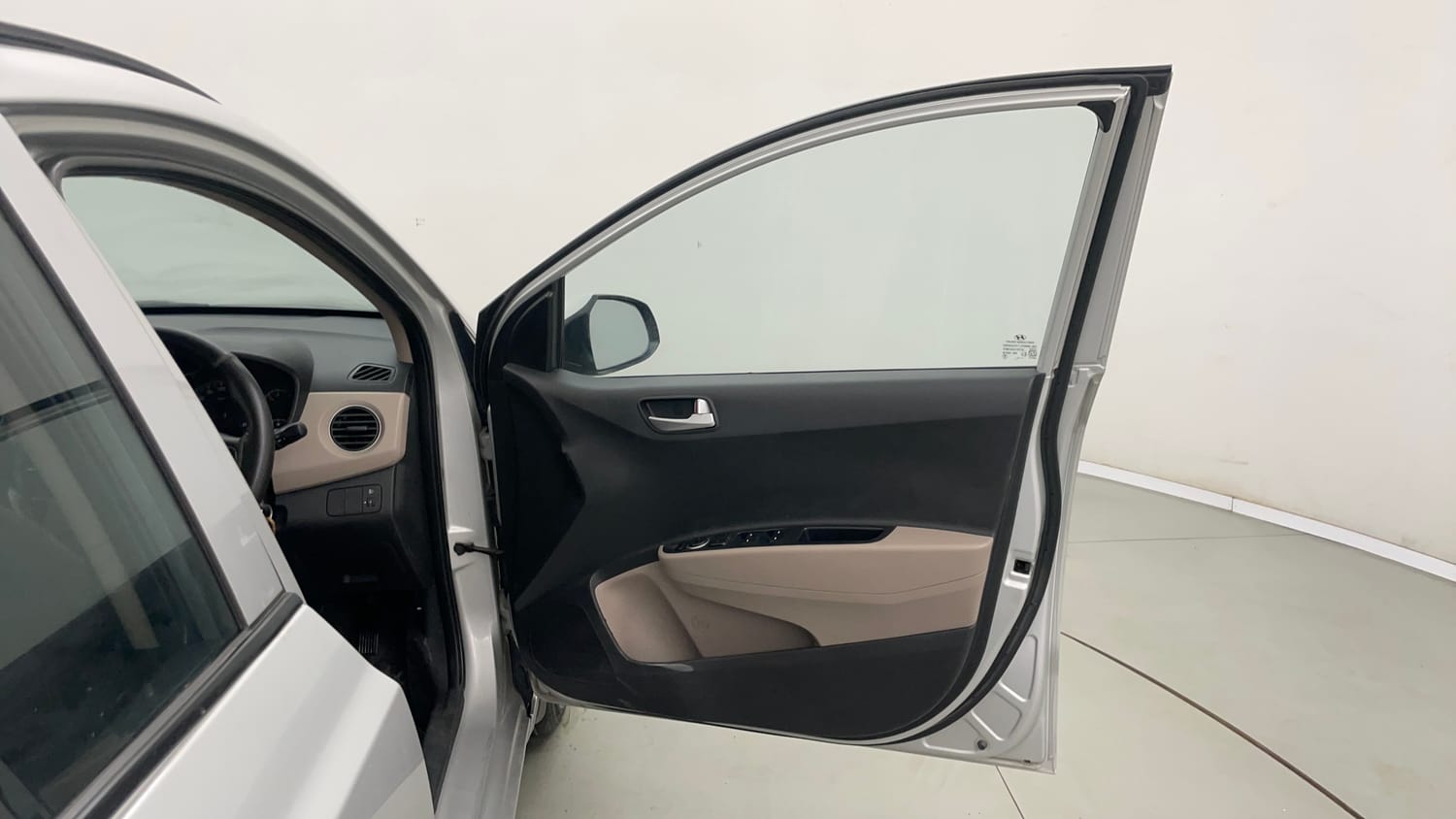 Used 2018 Hyundai Grand i10 Sportz 1.2 Kappa VTVT Petrol Manual interior RIGHT FRONT DOOR OPEN VIEW