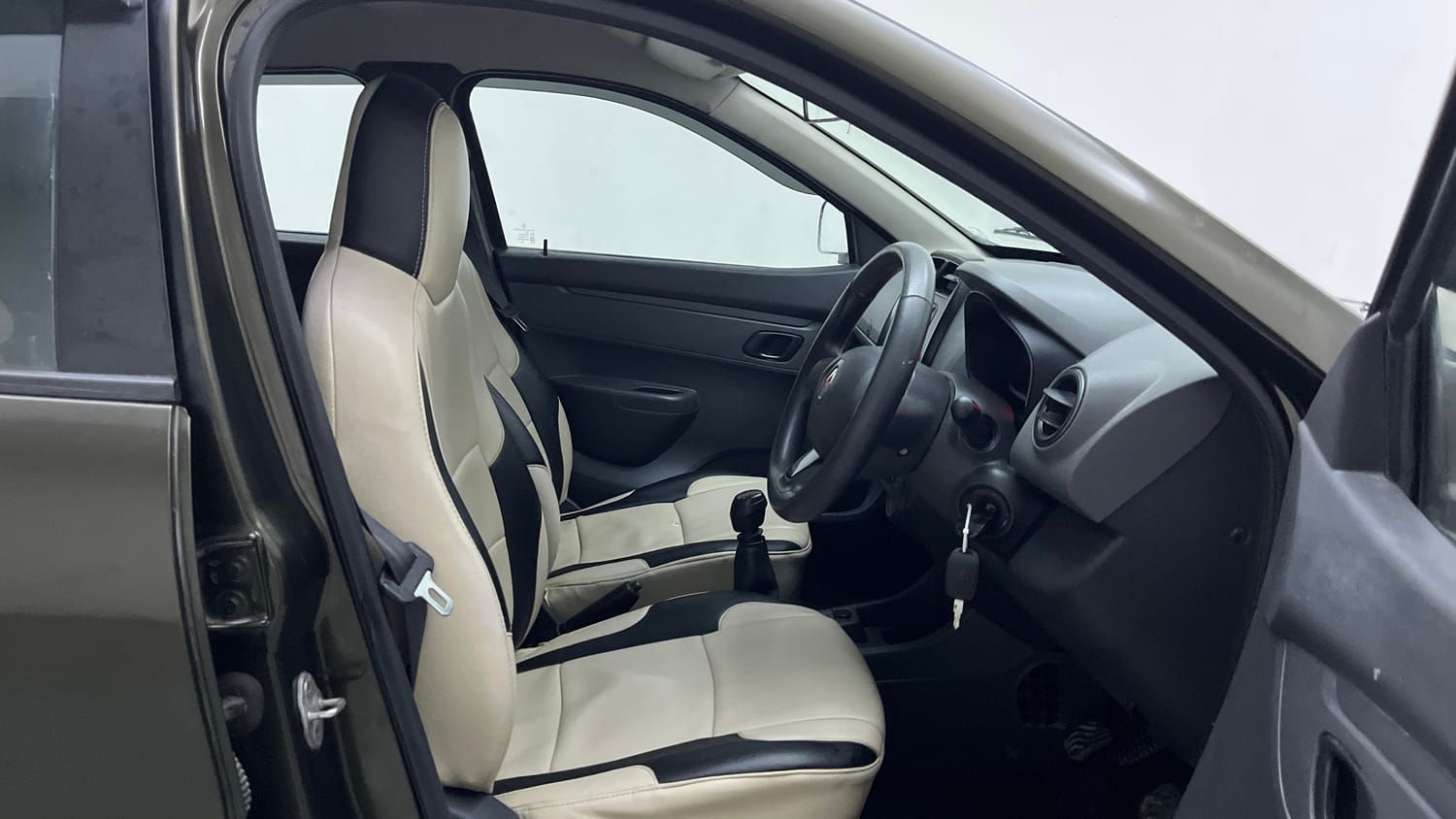 Used 2016 Renault Kwid RXT Petrol Manual interior RIGHT SIDE FRONT DOOR CABIN VIEW