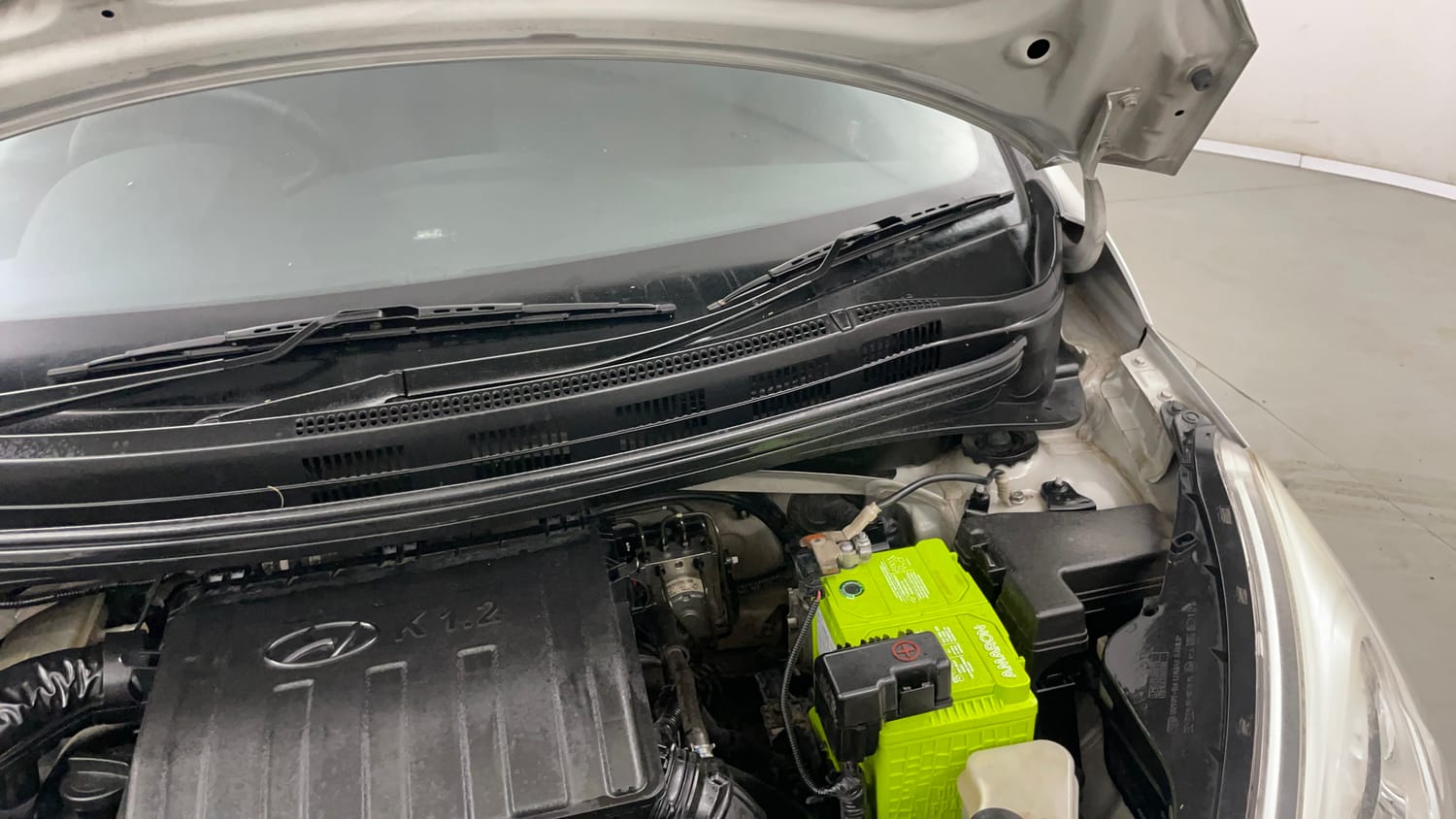 Used 2018 Hyundai Grand i10 Sportz 1.2 Kappa VTVT Petrol Manual engine ENGINE LEFT SIDE HINGE & APRON VIEW