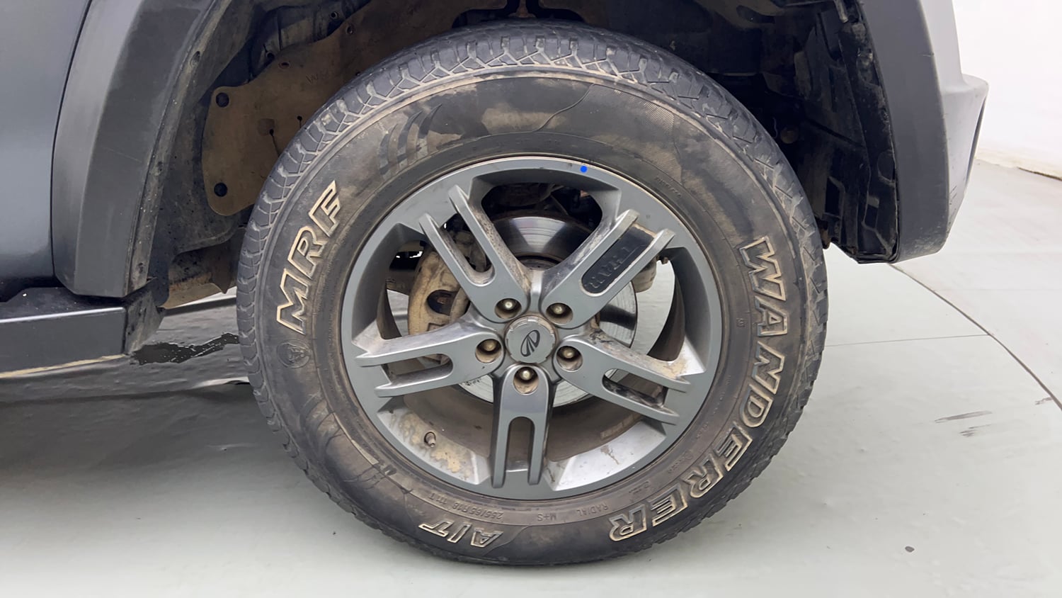 Used 2022 mahindra Thar LX Hard Top Petrol AT 4WD Petrol Automatic tyres RIGHT FRONT TYRE RIM VIEW