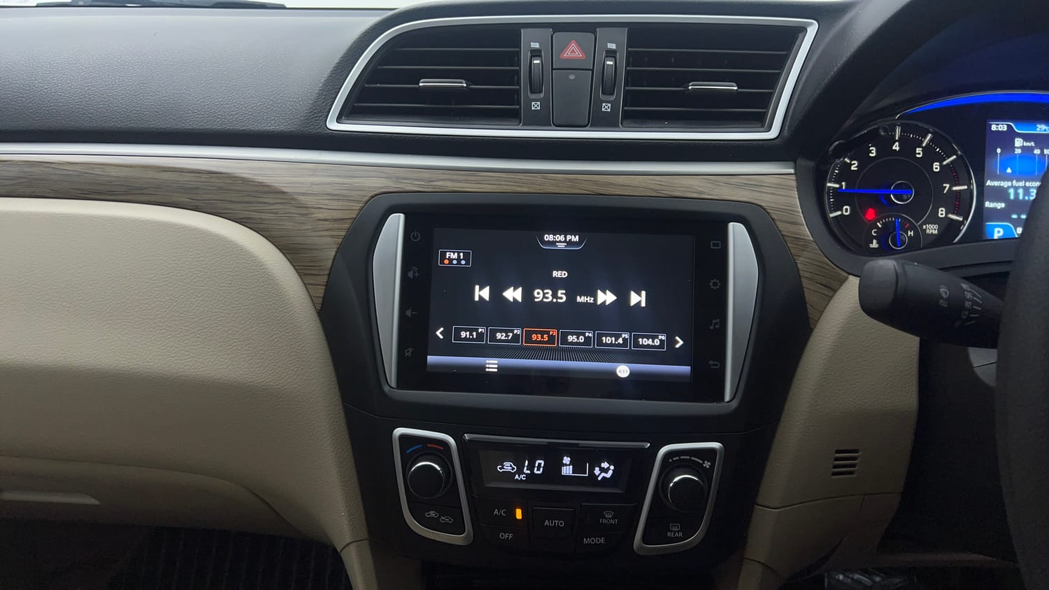 Used 2024 Maruti Suzuki Ciaz Zeta 1.5 AT Petrol Automatic top_features Integrated (in-dash) music system