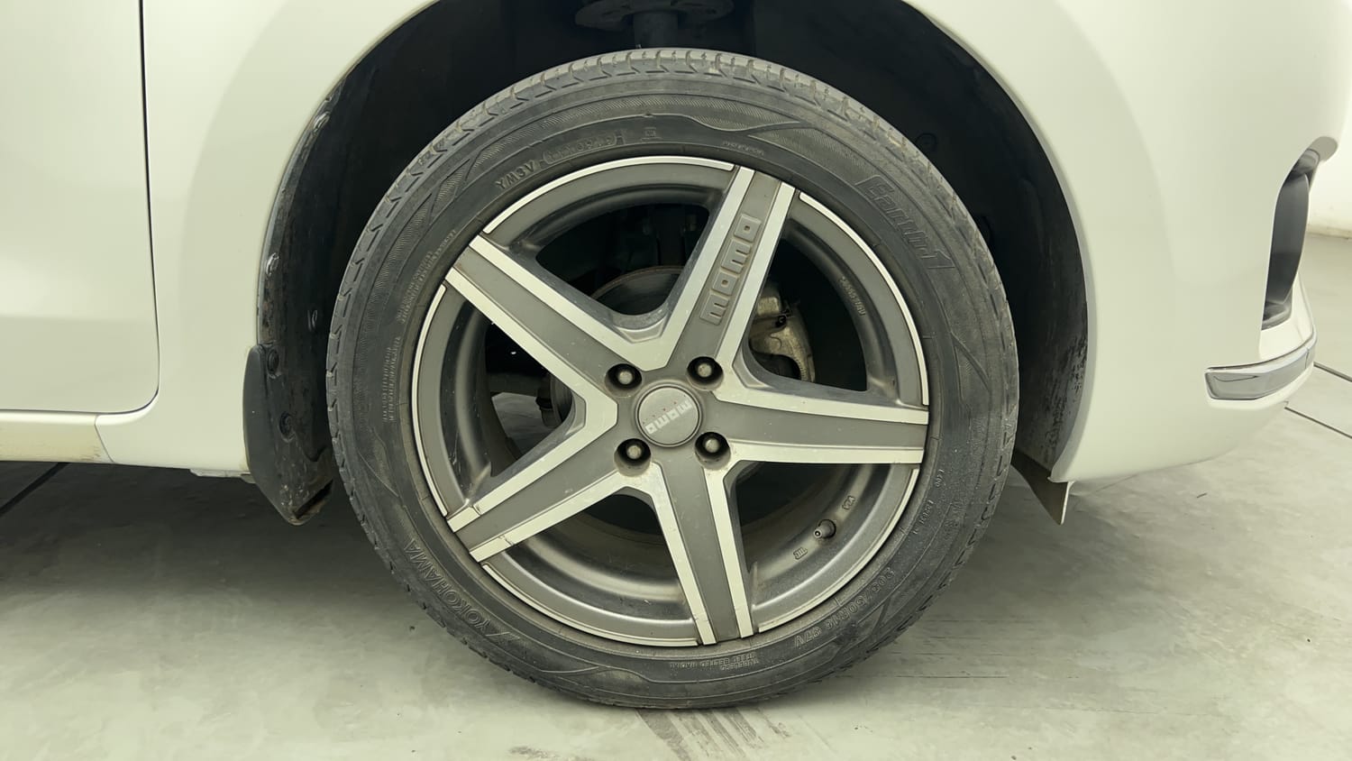 Used 2019 Maruti Suzuki Dzire ZXi Plus AMT Petrol Automatic tyres RIGHT FRONT TYRE RIM VIEW