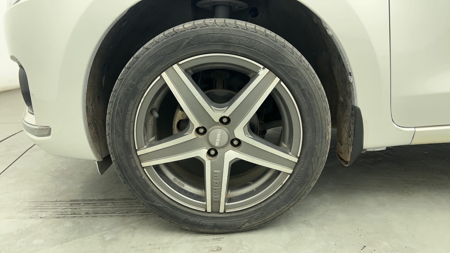 Used 2019 Maruti Suzuki Dzire ZXi Plus AMT Petrol Automatic tyres LEFT FRONT TYRE RIM VIEW