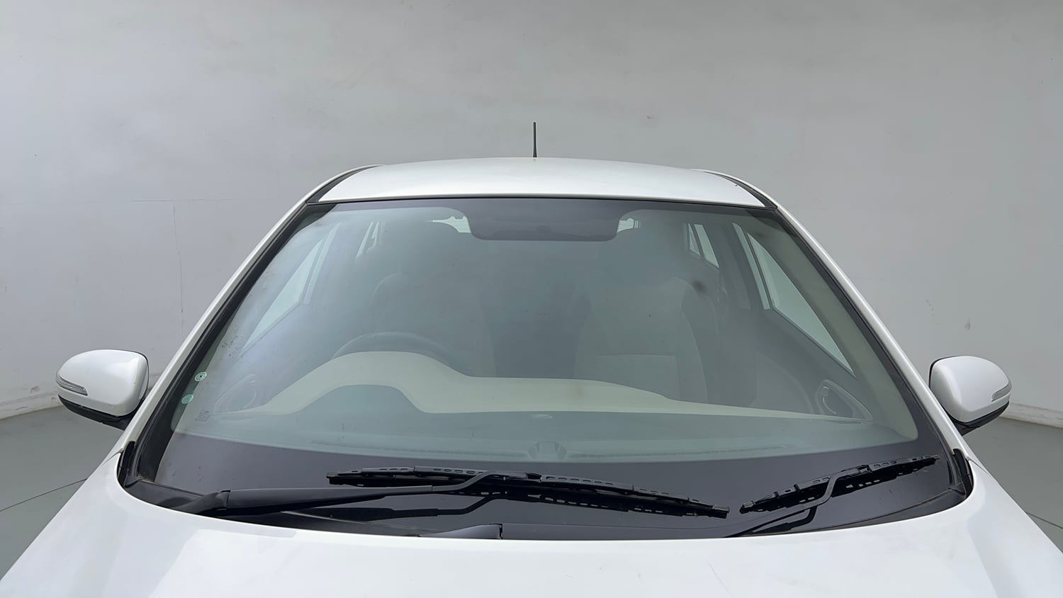 Used 2019 Hyundai Elite i20 Asta 1.2 Petrol Manual exterior FRONT WINDSHIELD VIEW