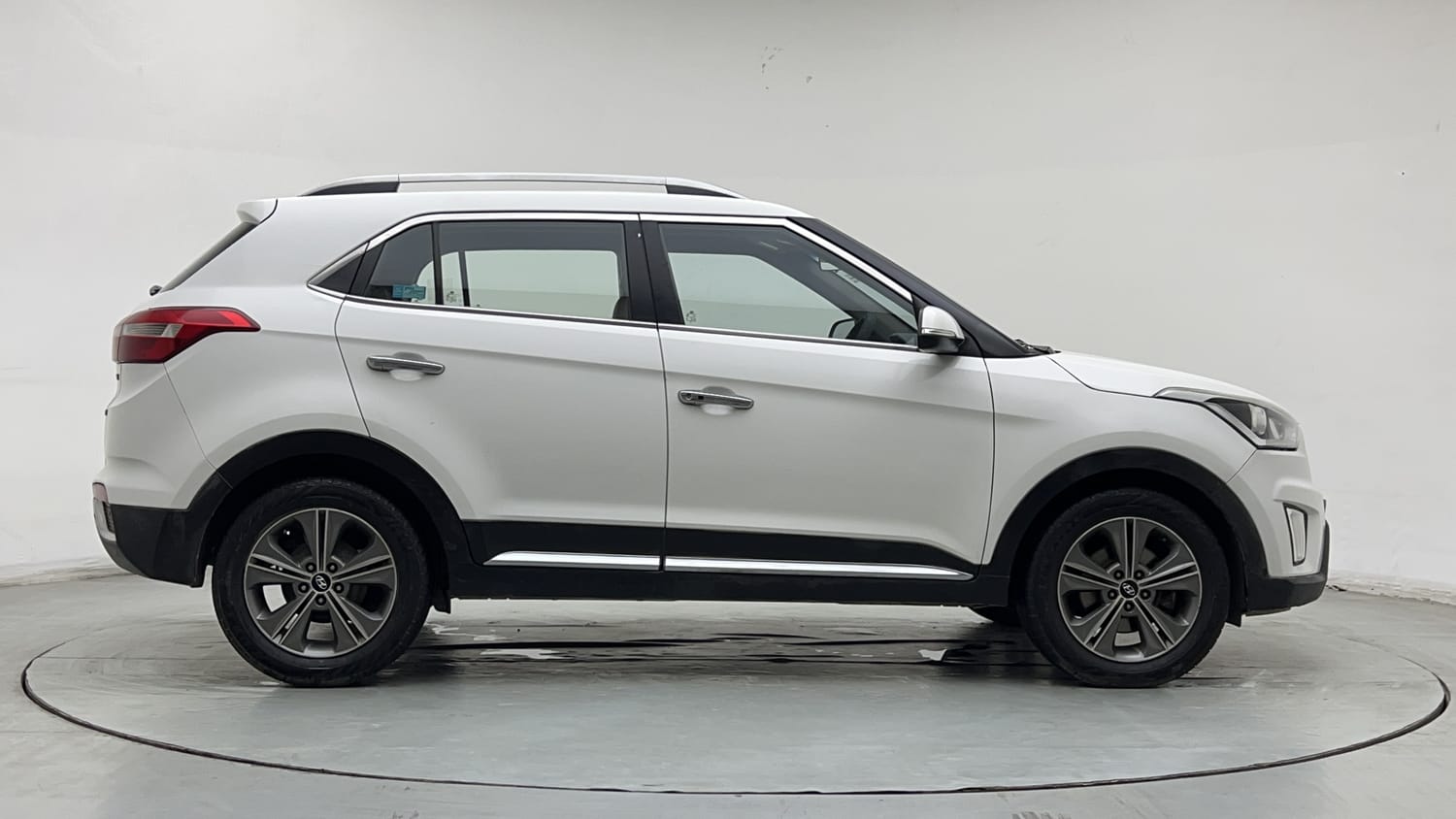 Used 2017 Hyundai Creta 1.6 SX Plus AT Petrol Petrol Automatic exterior RIGHT SIDE VIEW