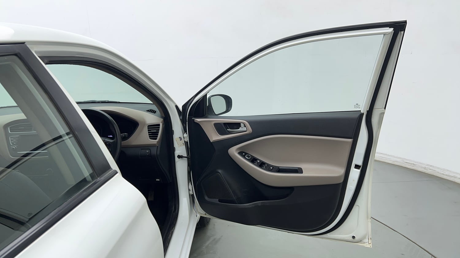 Used 2019 Hyundai Elite i20 Asta 1.2 Petrol Manual interior RIGHT FRONT DOOR OPEN VIEW