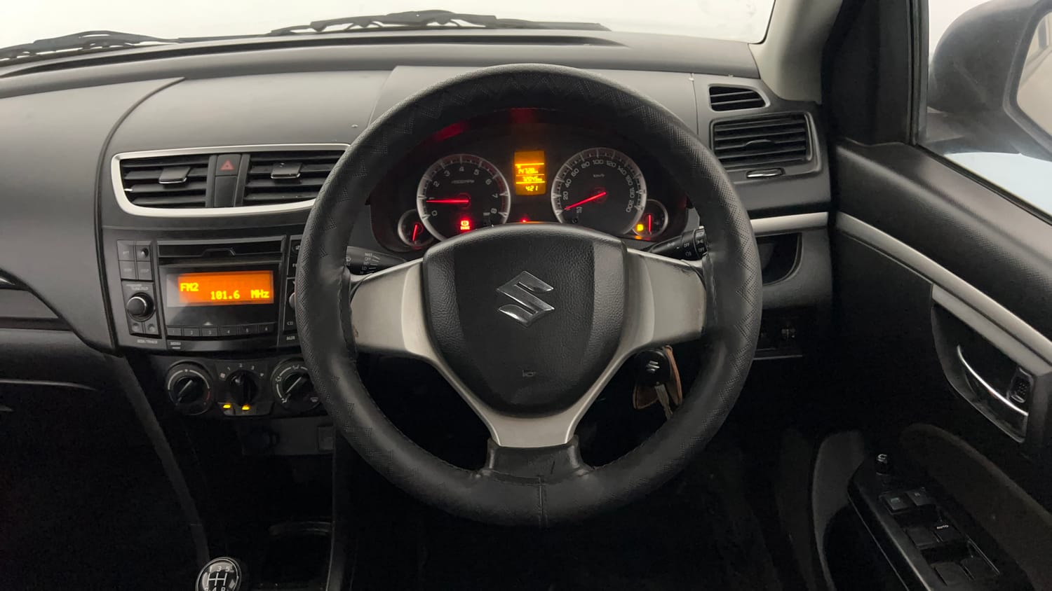 Used 2015 Maruti Suzuki Swift VXi Petrol Manual interior STEERING VIEW