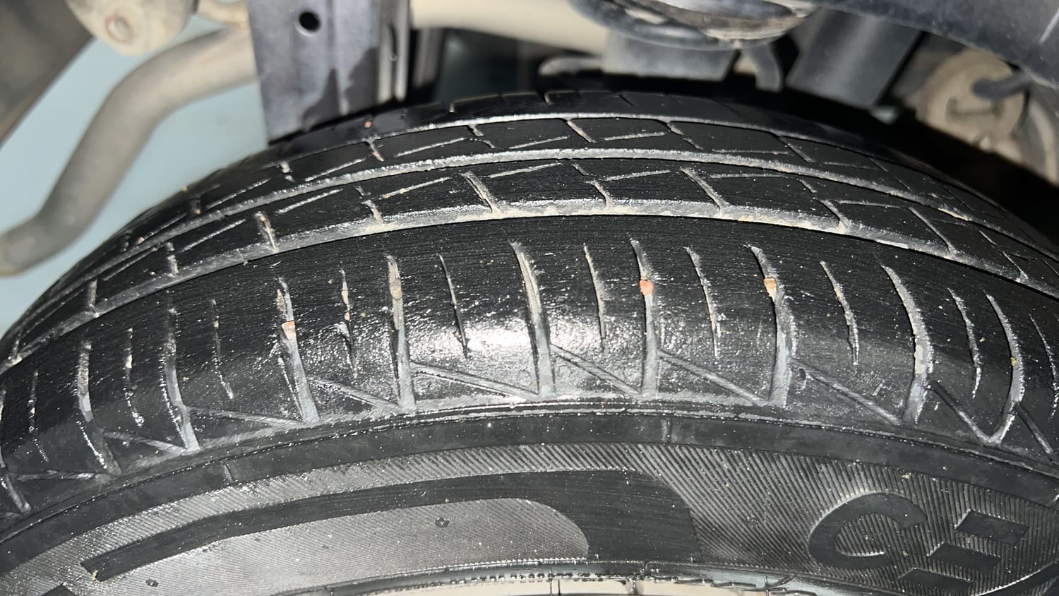 Used 2022 Maruti Suzuki Alto 800 LXi (O) Petrol Manual tyres RIGHT REAR TYRE TREAD VIEW