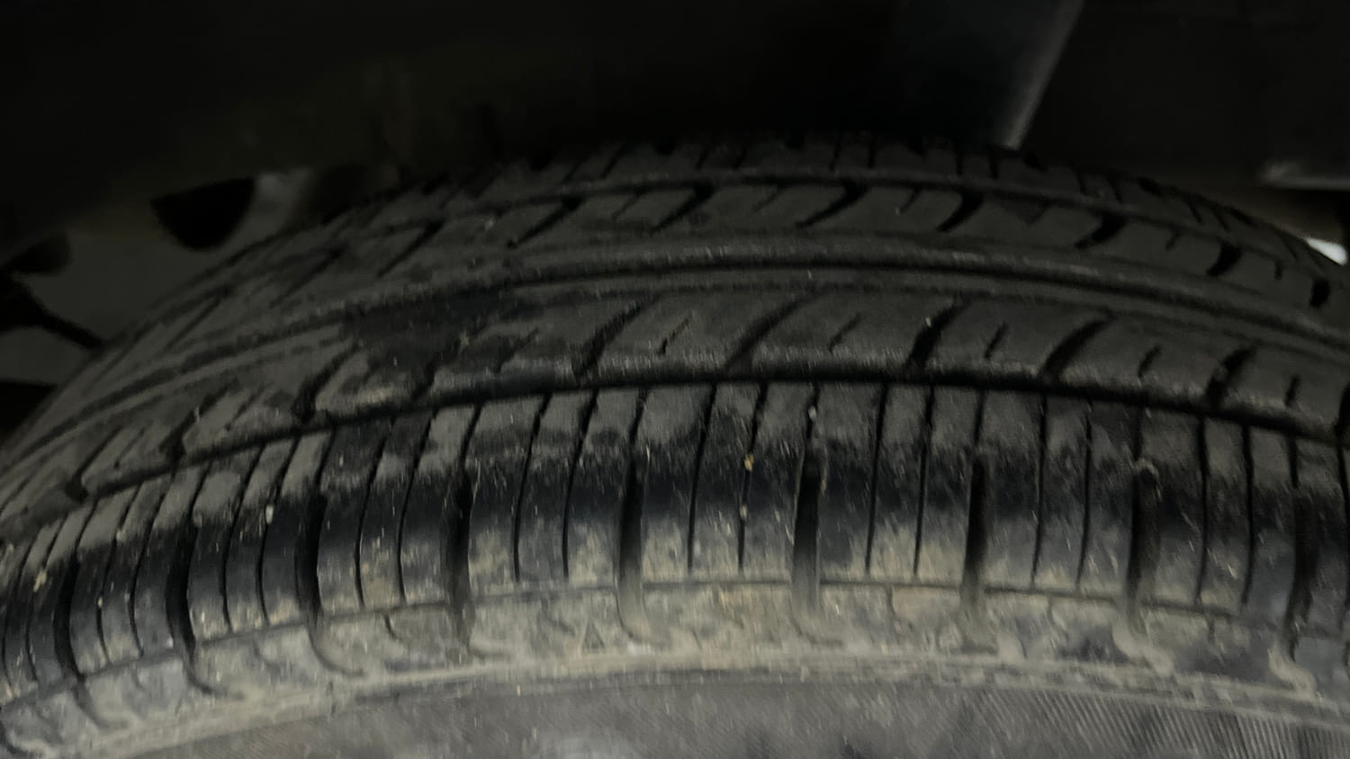 Used 2016 Renault Kwid RXT Petrol Manual tyres LEFT REAR TYRE TREAD VIEW