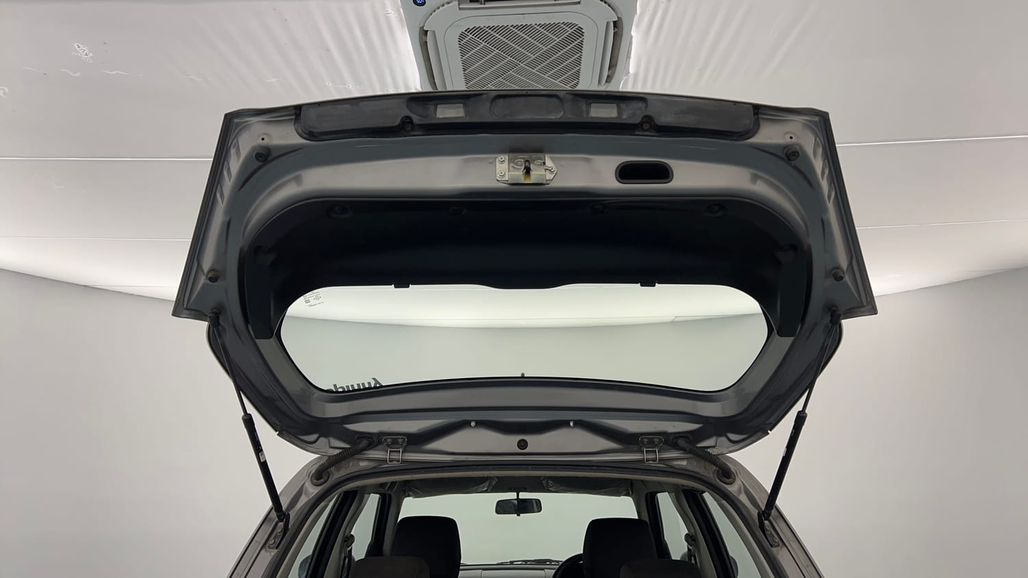 Used 2015 Maruti Suzuki Swift VXi Petrol Manual interior DICKY DOOR OPEN VIEW