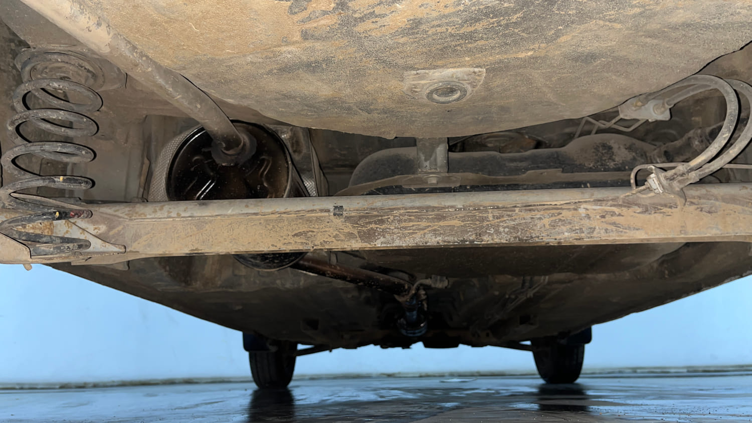 Used 2016 Renault Kwid RXT Petrol Manual extra REAR UNDERBODY VIEW (TAKEN FROM REAR)