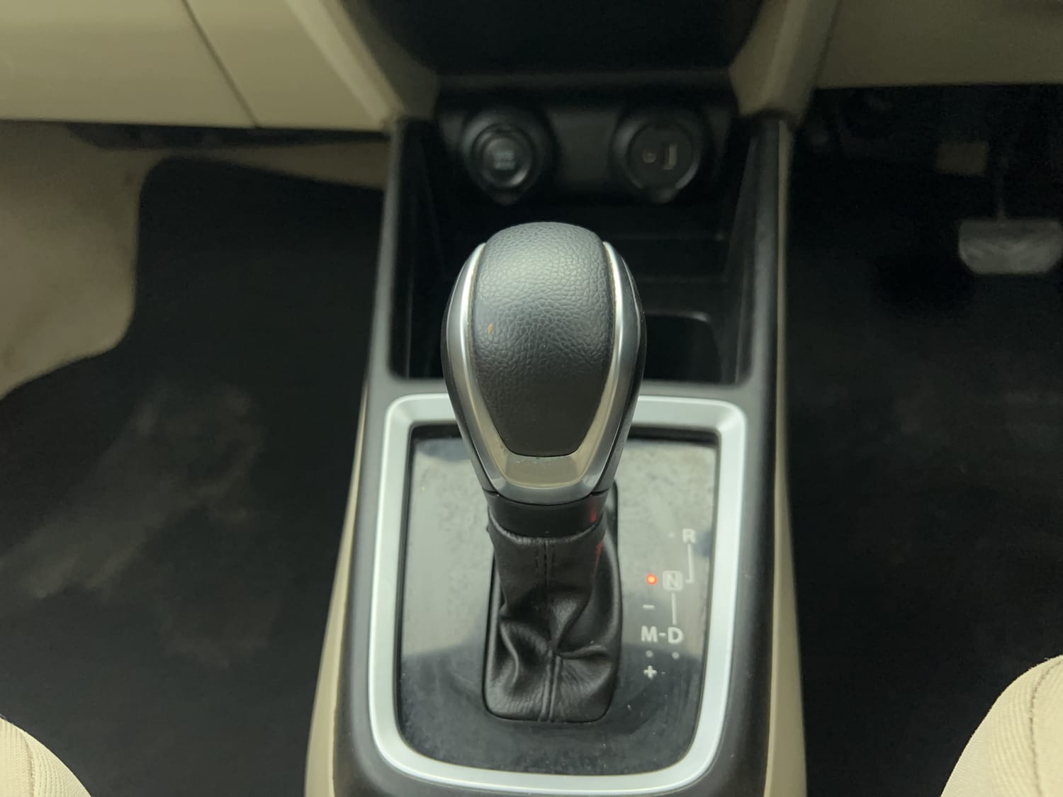 Used 2019 Maruti Suzuki Dzire ZXi Plus AMT Petrol Automatic interior GEAR  KNOB VIEW