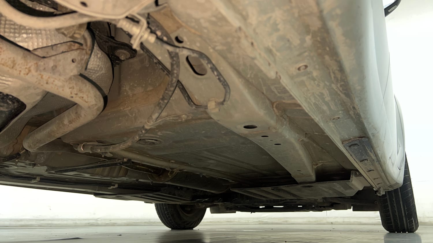 Used 2023 Maruti Suzuki Swift VXi Petrol Manual extra REAR RIGHT UNDERBODY VIEW