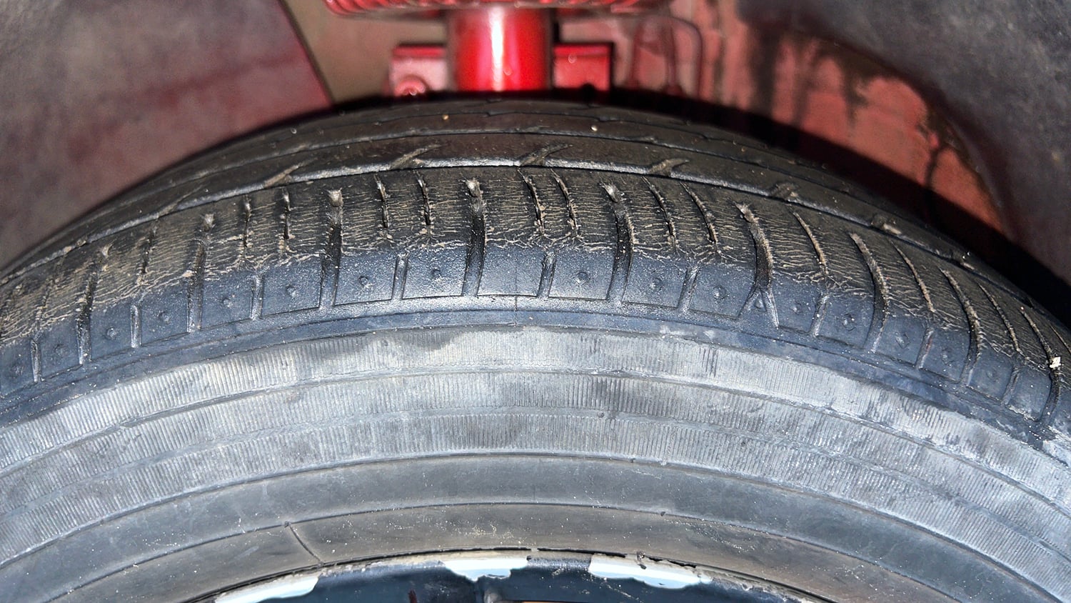 Used 2016 Volkswagen Polo Highline1.2L (P) Petrol Manual tyres LEFT FRONT TYRE TREAD VIEW