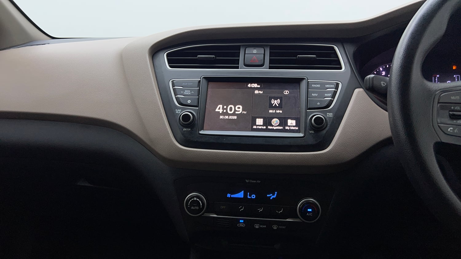 Used 2019 Hyundai Elite i20 Asta 1.2 Petrol Manual top_features Integrated (in-dash) music system