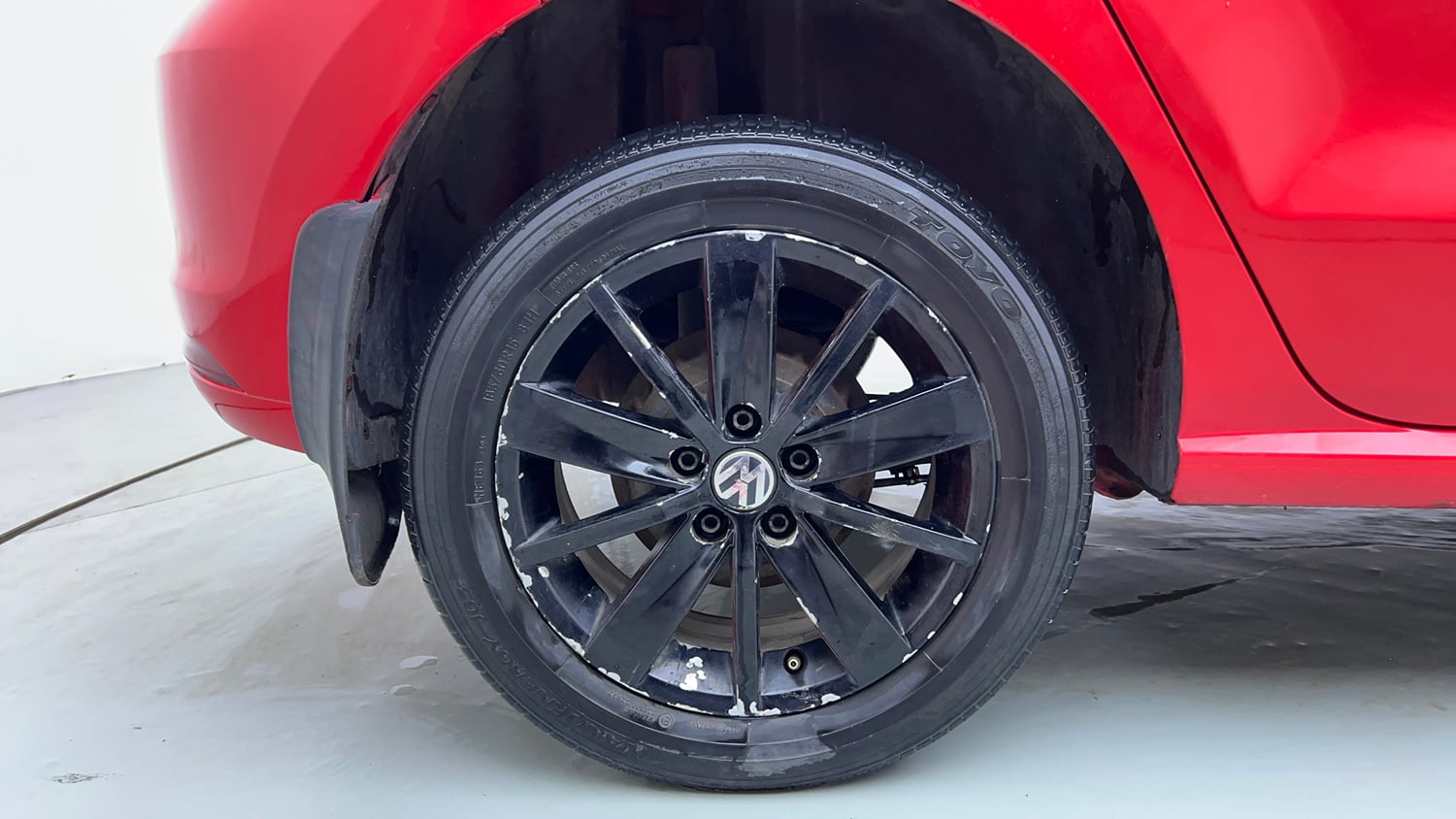 Used 2016 Volkswagen Polo Highline1.2L (P) Petrol Manual tyres RIGHT REAR TYRE RIM VIEW
