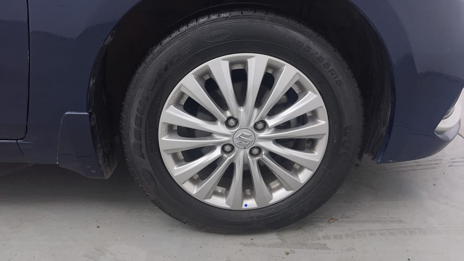 Used 2024 Maruti Suzuki Ciaz Zeta 1.5 AT Petrol Automatic tyres RIGHT FRONT TYRE RIM VIEW