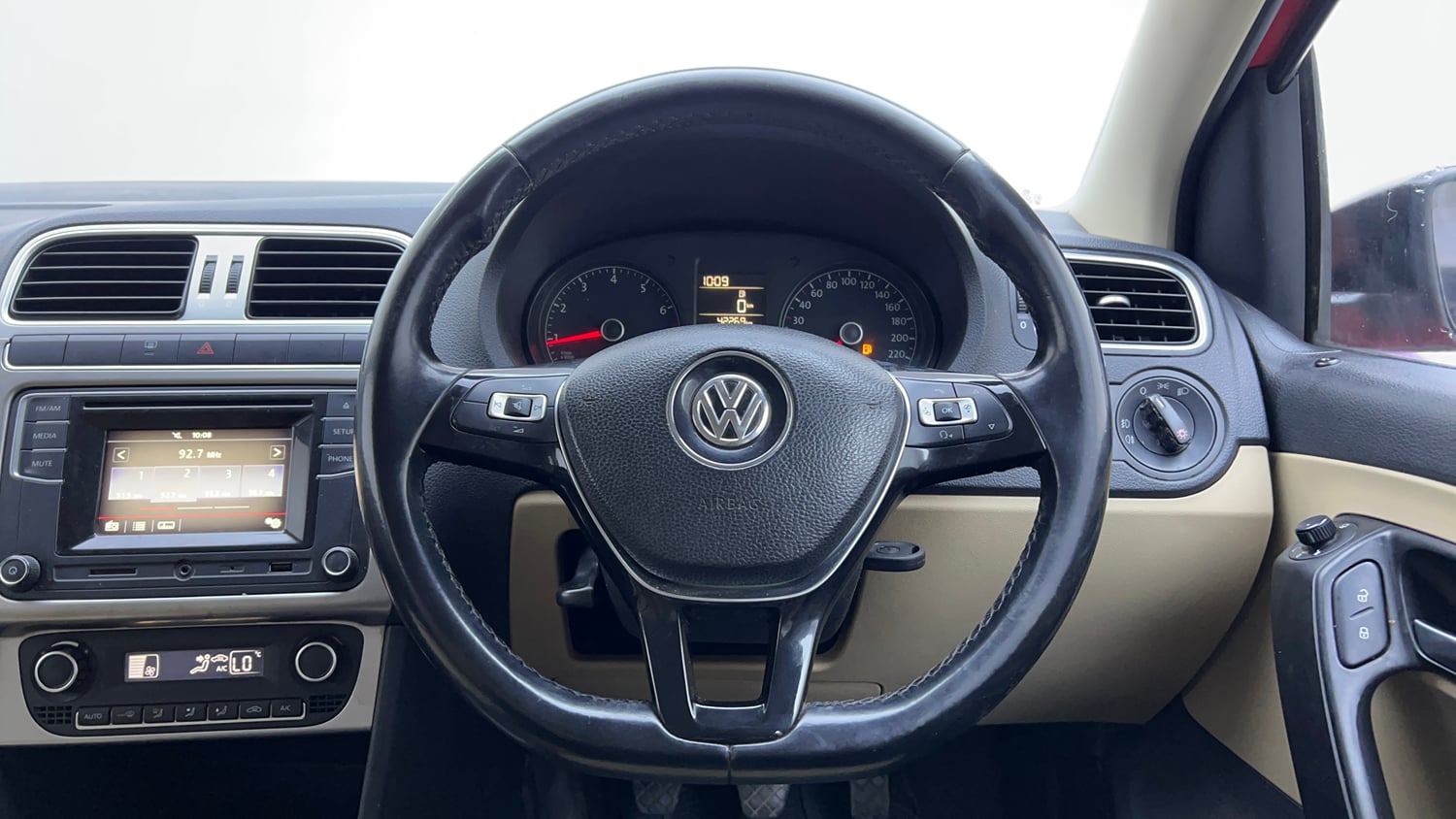 Used 2016 Volkswagen Polo Highline1.2L (P) Petrol Manual interior STEERING VIEW
