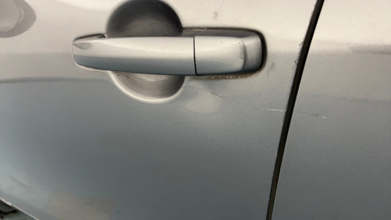 Used 2015 Maruti Suzuki Swift VXi Petrol Manual dents MINOR SCRATCH