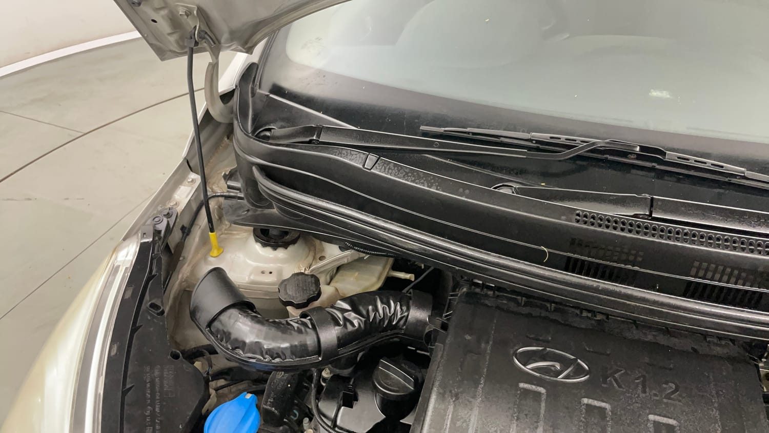 Used 2018 Hyundai Grand i10 Sportz 1.2 Kappa VTVT Petrol Manual engine ENGINE RIGHT SIDE HINGE & APRON VIEW