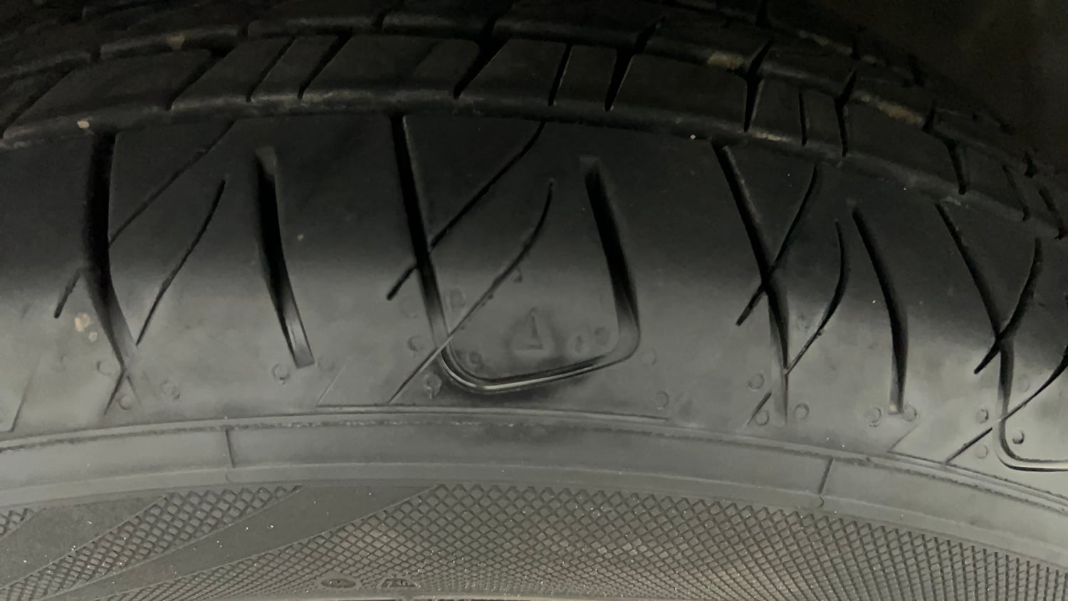 Used 2019 Hyundai Creta SX 1.6 AT CRDi Diesel Automatic tyres LEFT FRONT TYRE TREAD VIEW