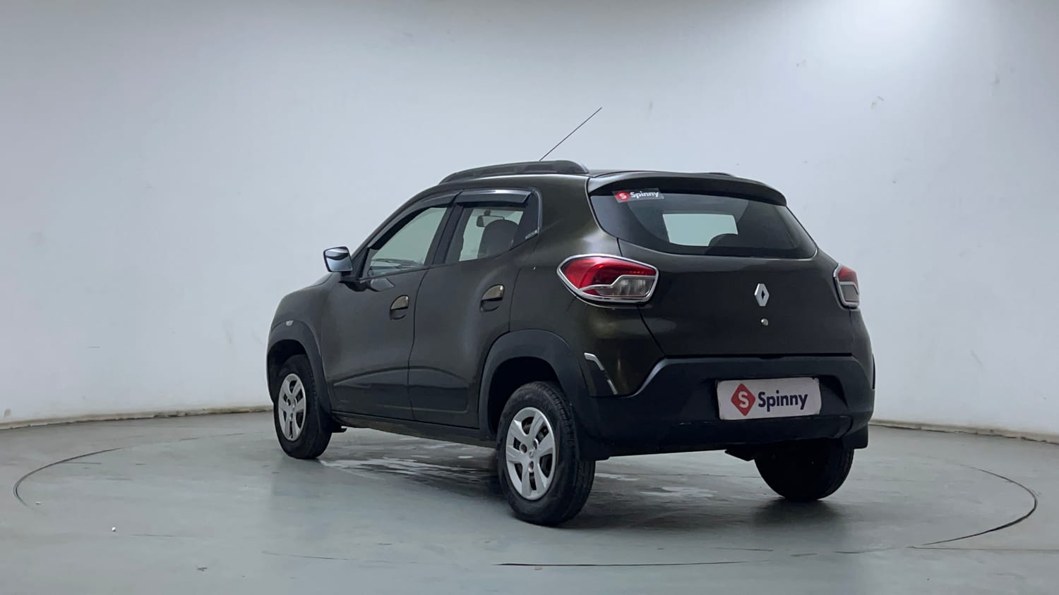 Used 2016 Renault Kwid RXT Petrol Manual exterior LEFT REAR CORNER VIEW