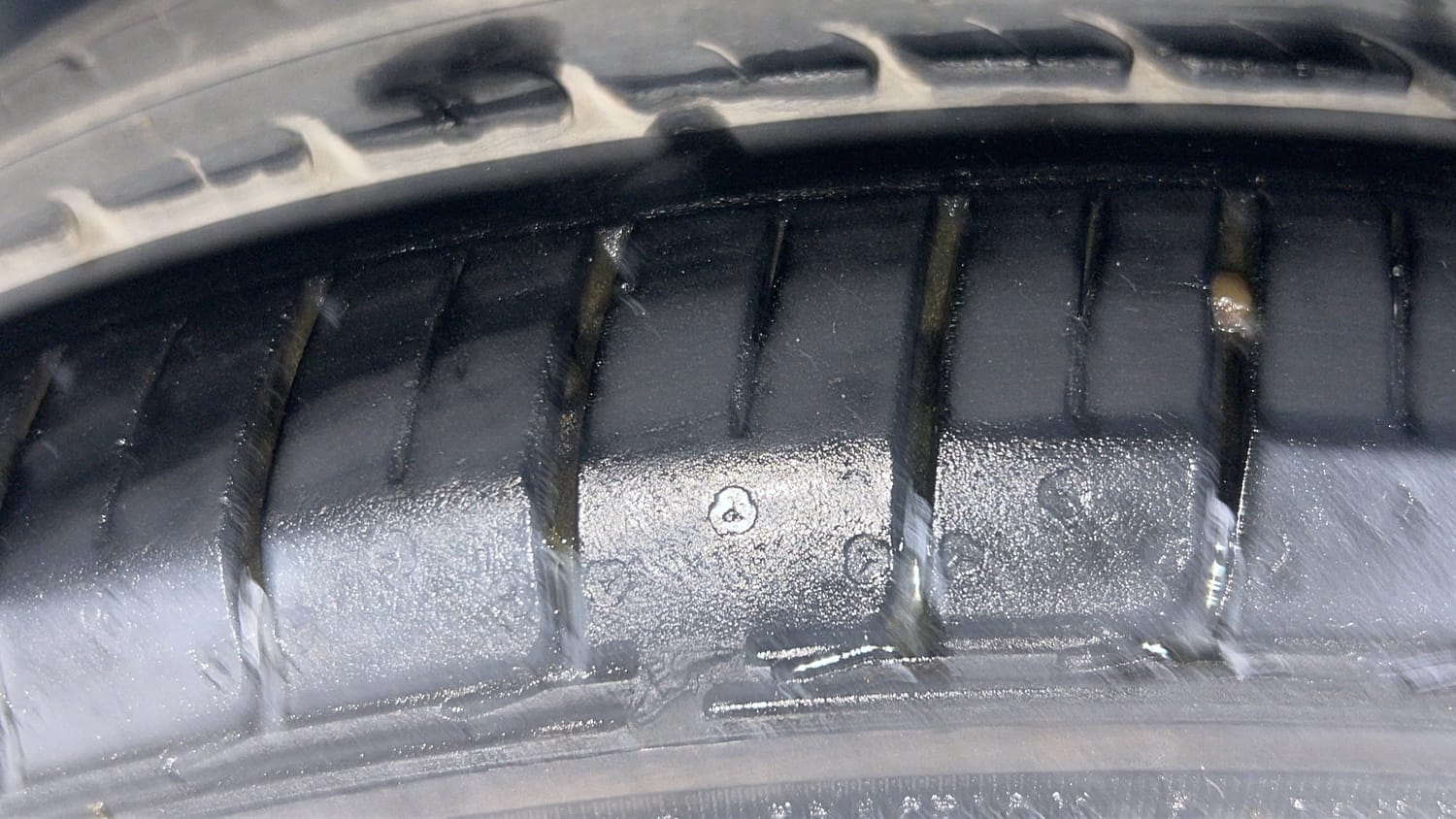 Used 2024 Maruti Suzuki Ciaz Zeta 1.5 AT Petrol Automatic tyres LEFT FRONT TYRE TREAD VIEW
