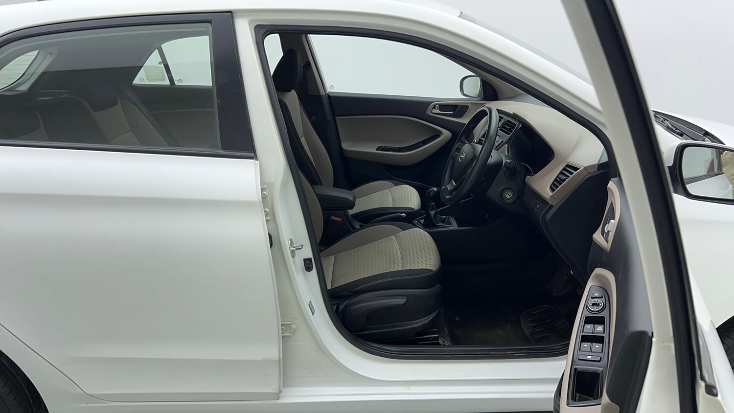 Used 2019 Hyundai Elite i20 Asta 1.2 Petrol Manual interior RIGHT SIDE FRONT DOOR CABIN VIEW