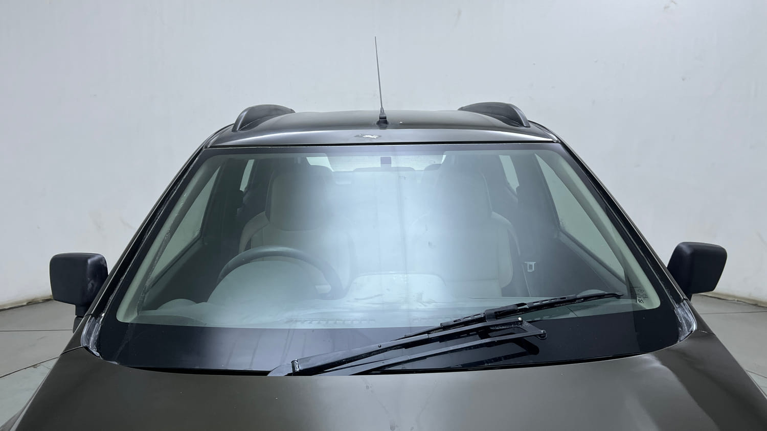 Used 2016 Renault Kwid RXT Petrol Manual exterior FRONT WINDSHIELD VIEW
