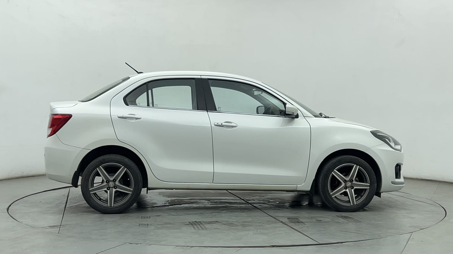 Used 2019 Maruti Suzuki Dzire ZXi Plus AMT Petrol Automatic exterior RIGHT SIDE VIEW