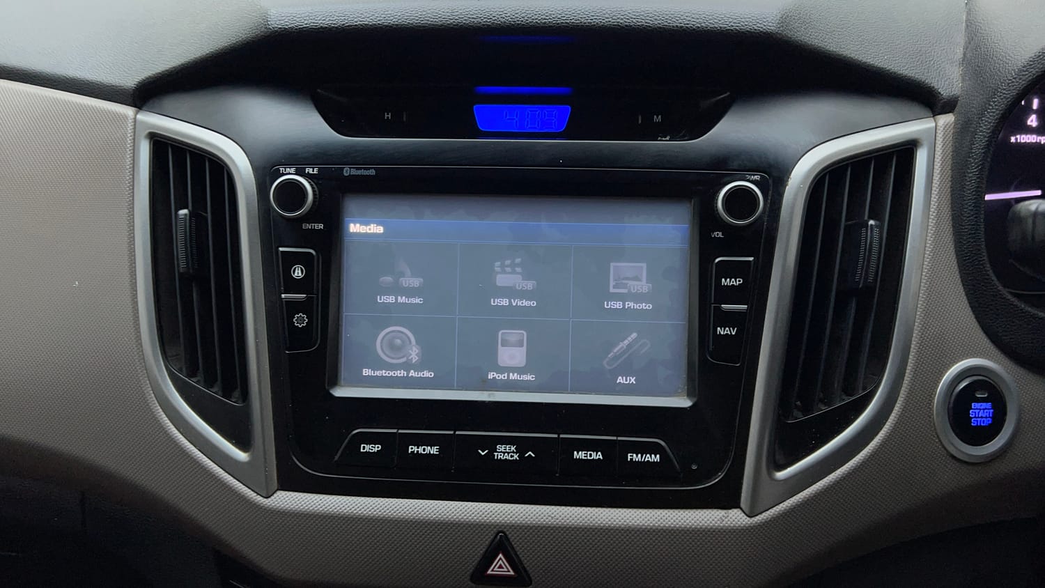 Used 2017 Hyundai Creta 1.6 SX Plus AT Petrol Petrol Automatic top_features Integrated (in-dash) music system