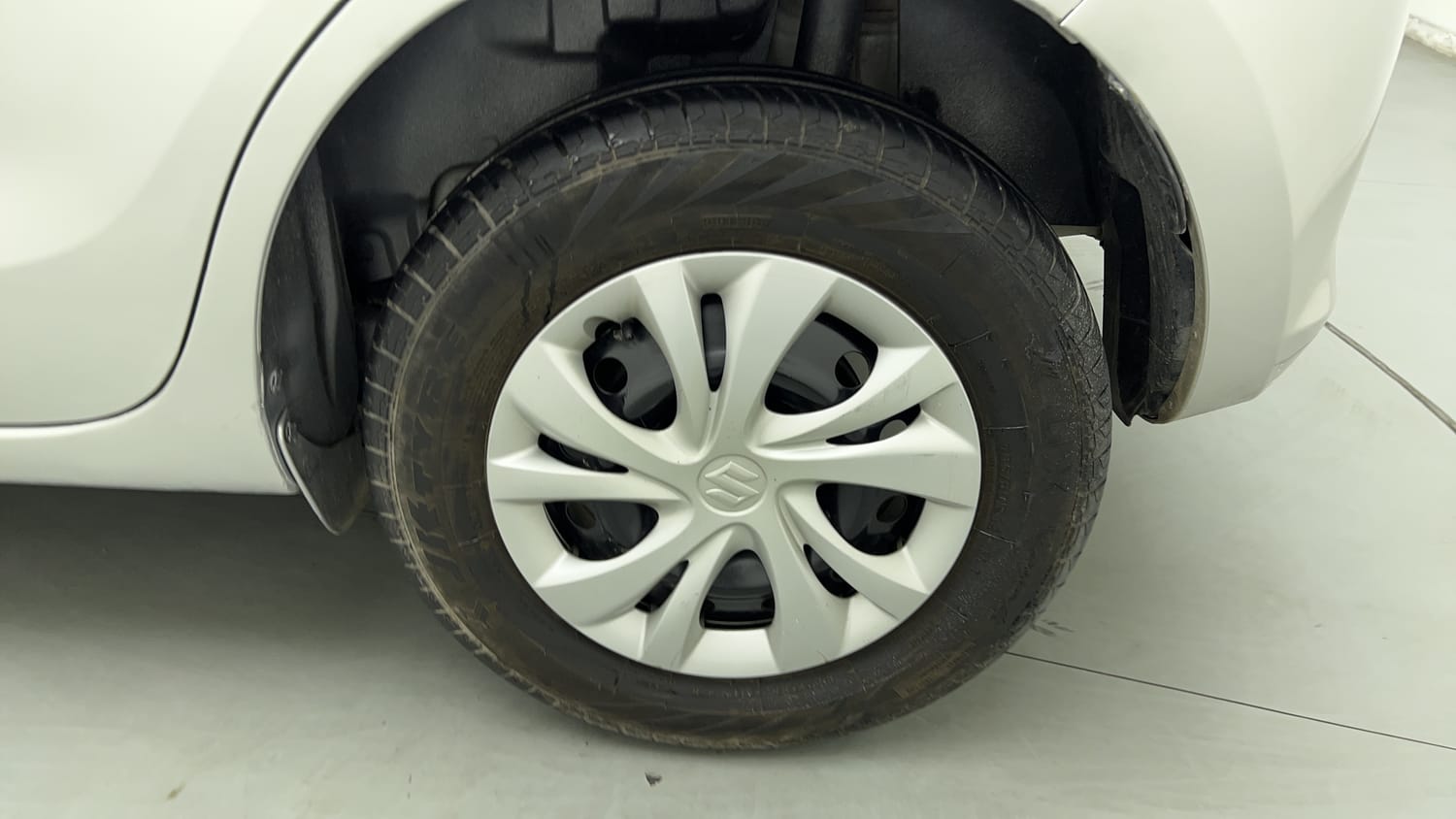 Used 2023 Maruti Suzuki Swift VXi Petrol Manual tyres LEFT REAR TYRE RIM VIEW