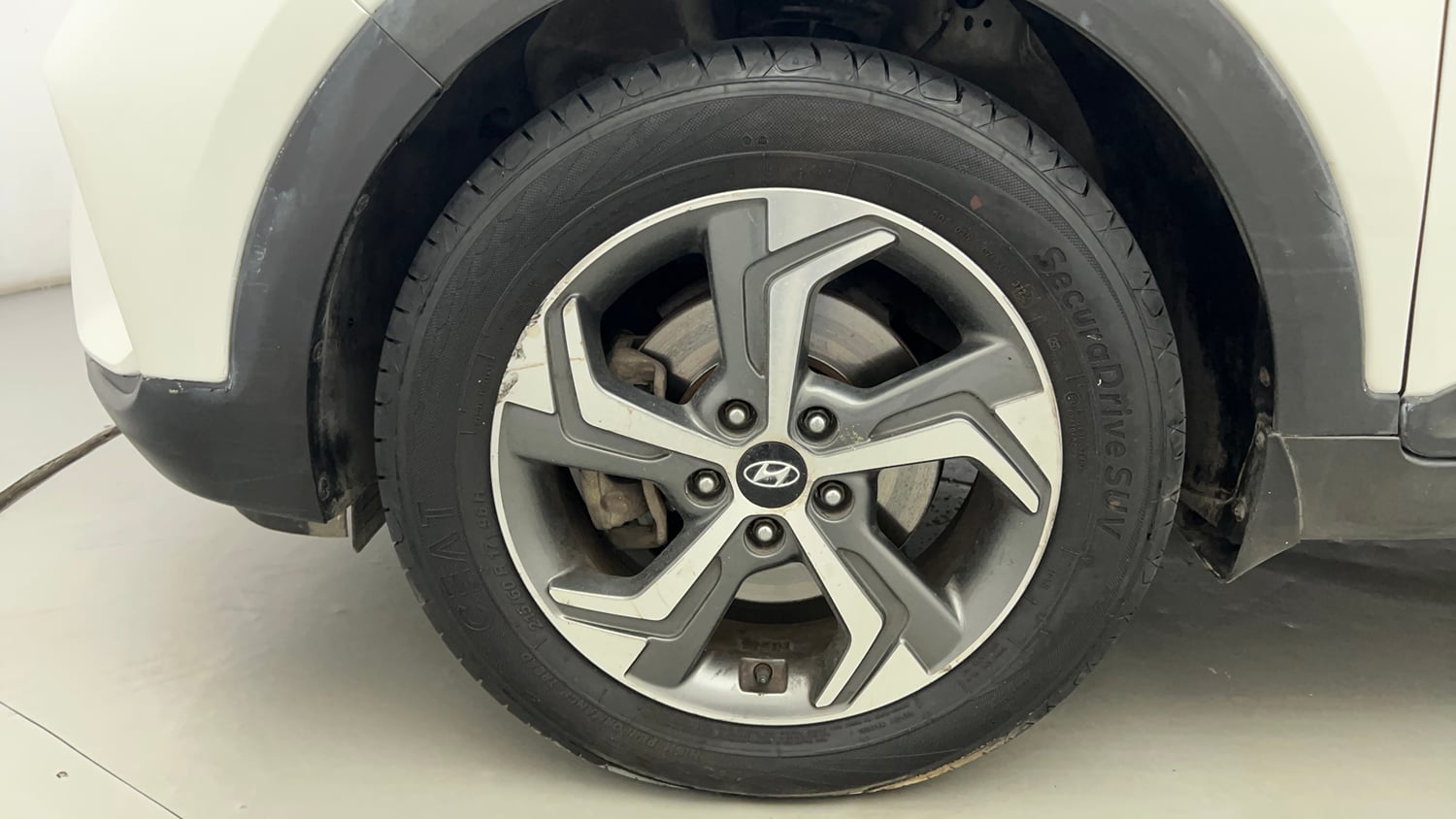 Used 2019 Hyundai Creta SX 1.6 AT CRDi Diesel Automatic tyres LEFT FRONT TYRE RIM VIEW