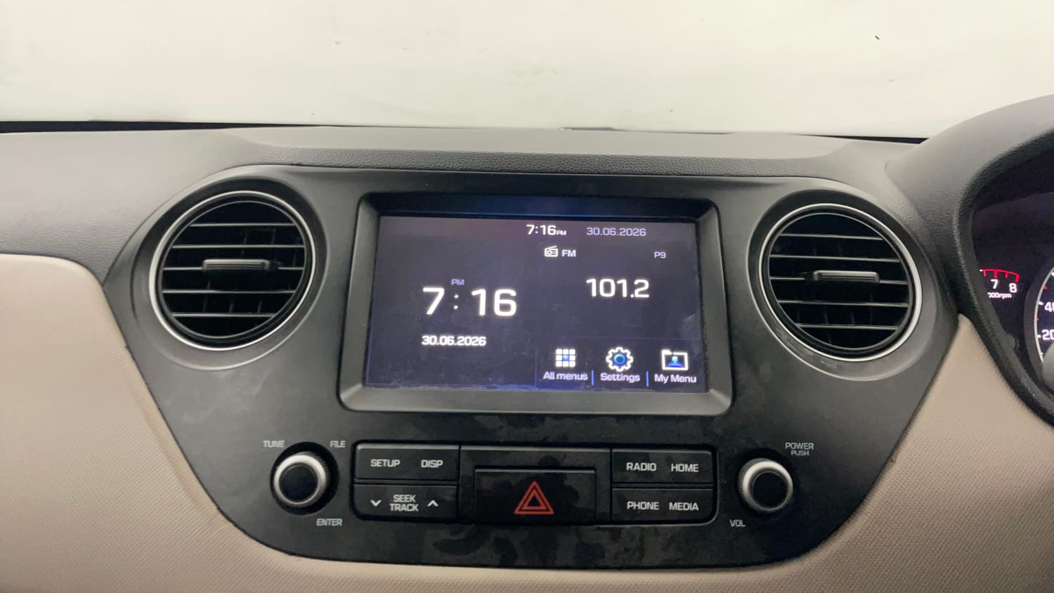 Used 2018 Hyundai Grand i10 Sportz 1.2 Kappa VTVT Petrol Manual top_features Integrated (in-dash) music system