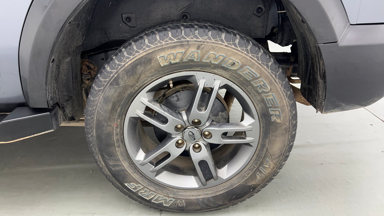Used 2022 mahindra Thar LX Hard Top Petrol AT 4WD Petrol Automatic tyres LEFT REAR TYRE RIM VIEW