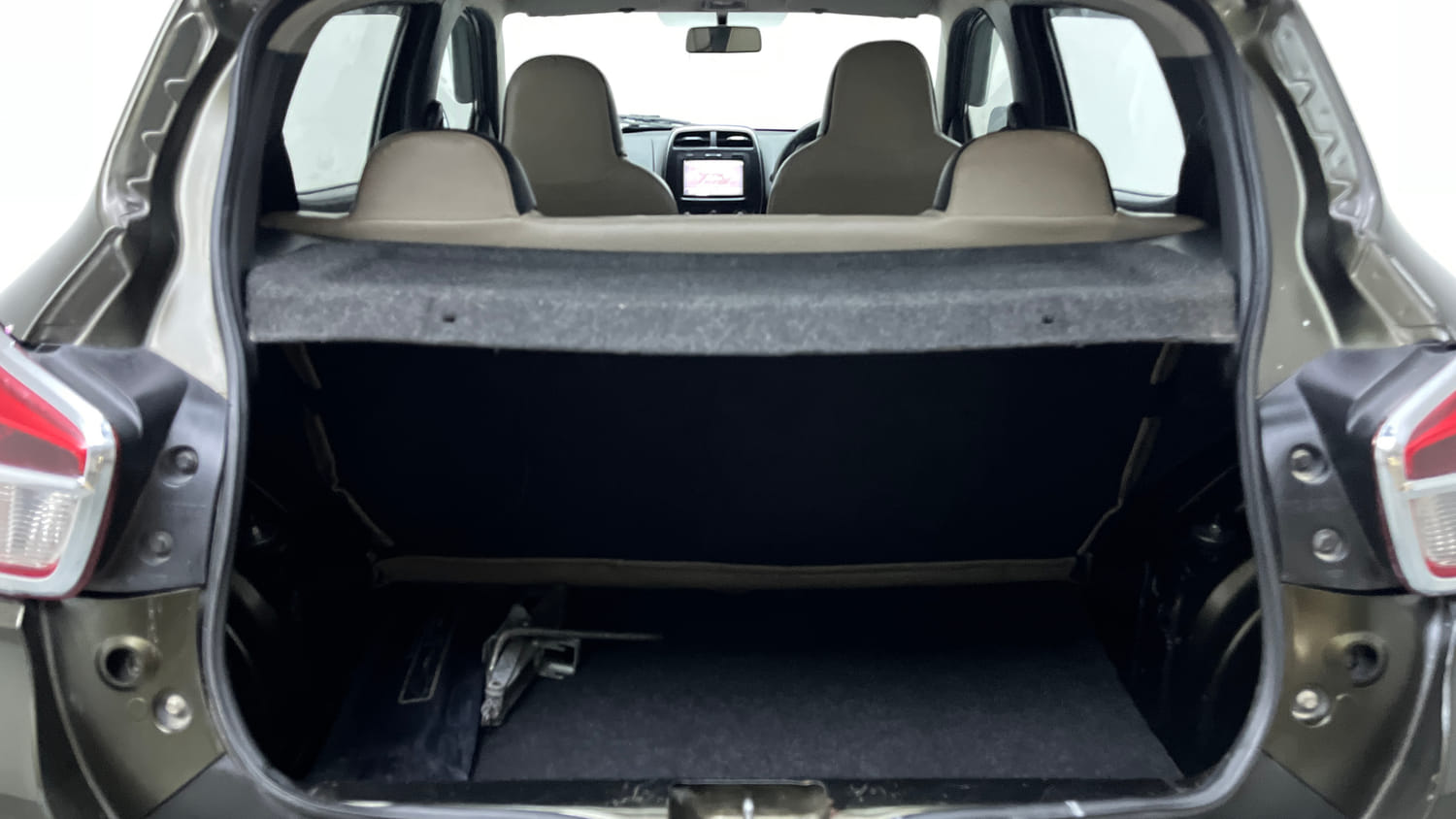 Used 2016 Renault Kwid RXT Petrol Manual interior DICKY INSIDE VIEW