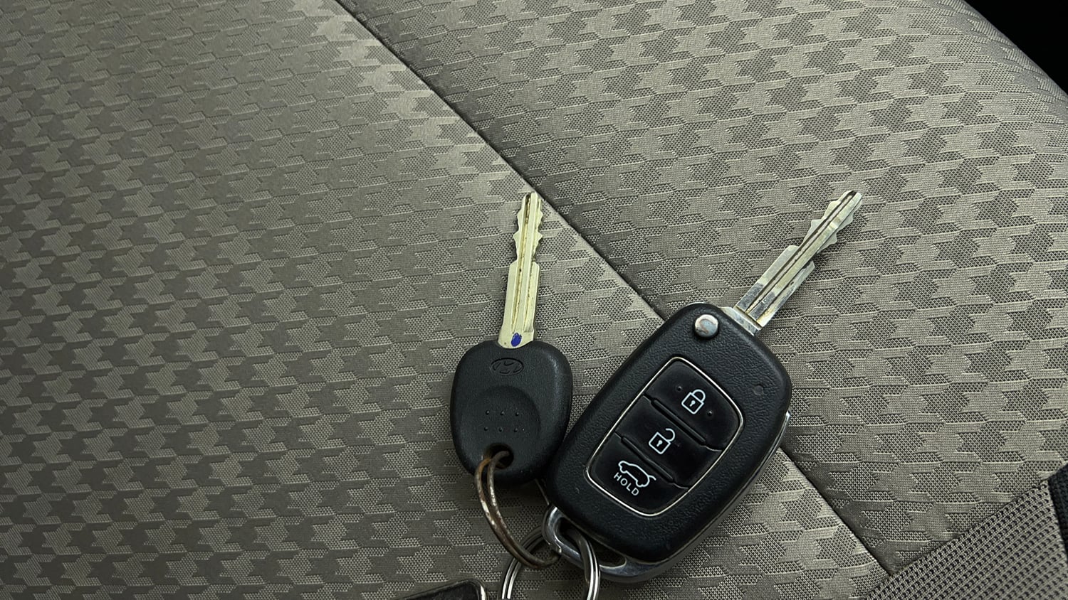 Used 2019 Hyundai Elite i20 Asta 1.2 Petrol Manual extra CAR KEY VIEW