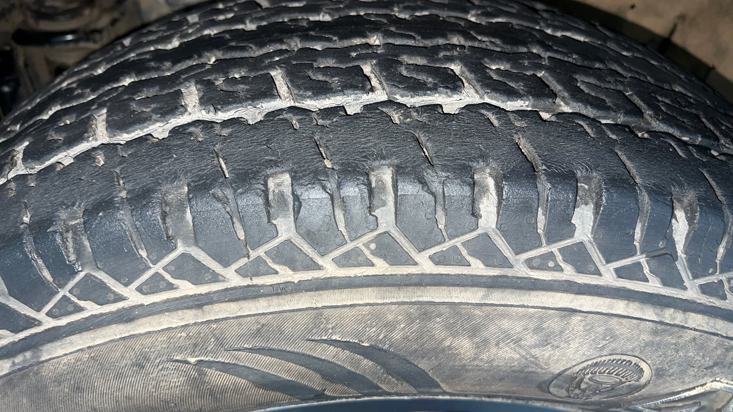 Used 2022 mahindra Thar LX Hard Top Petrol AT 4WD Petrol Automatic tyres LEFT FRONT TYRE TREAD VIEW