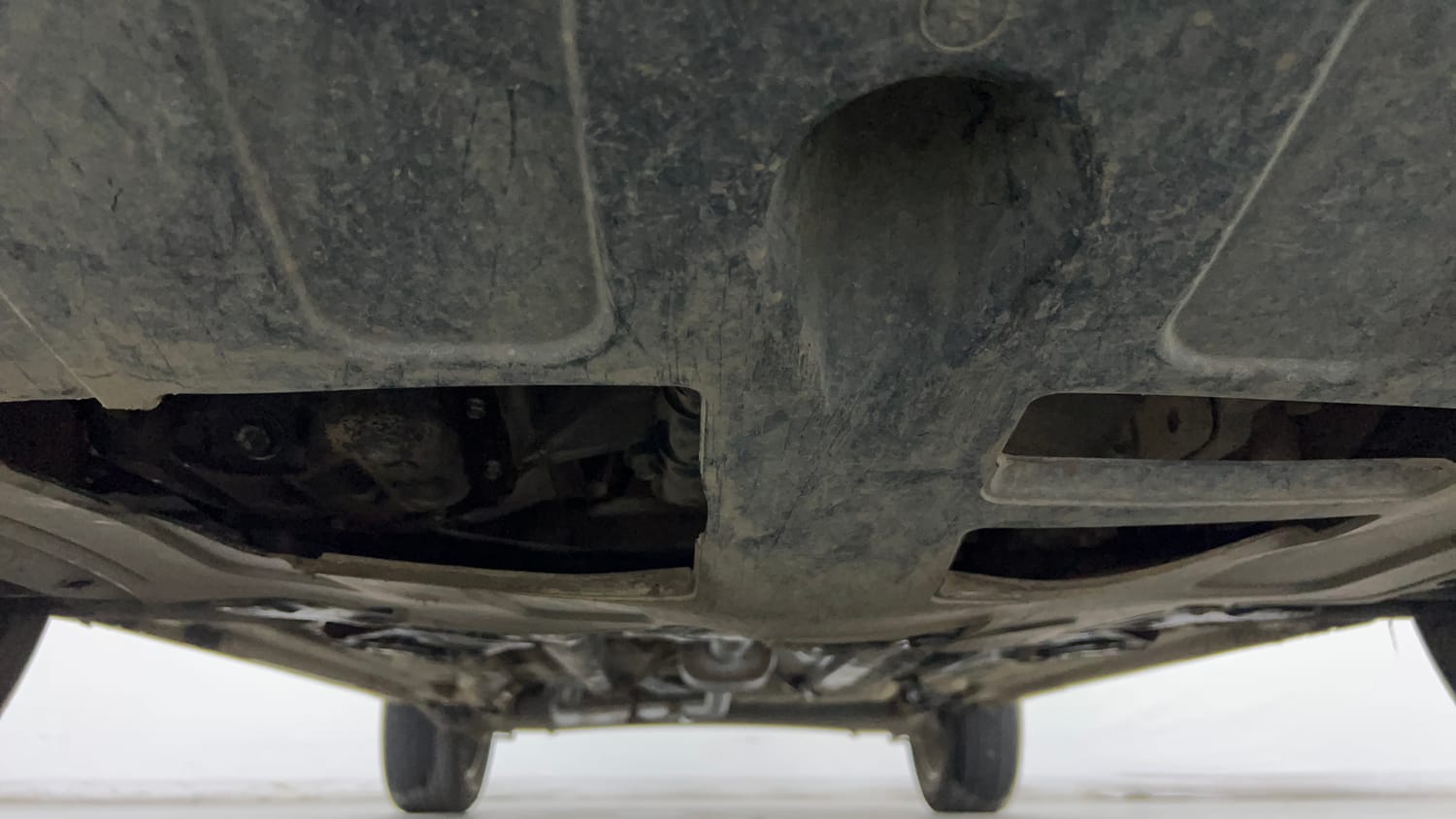 Used 2017 Hyundai Creta 1.6 SX Plus AT Petrol Petrol Automatic extra FRONT LEFT UNDERBODY VIEW