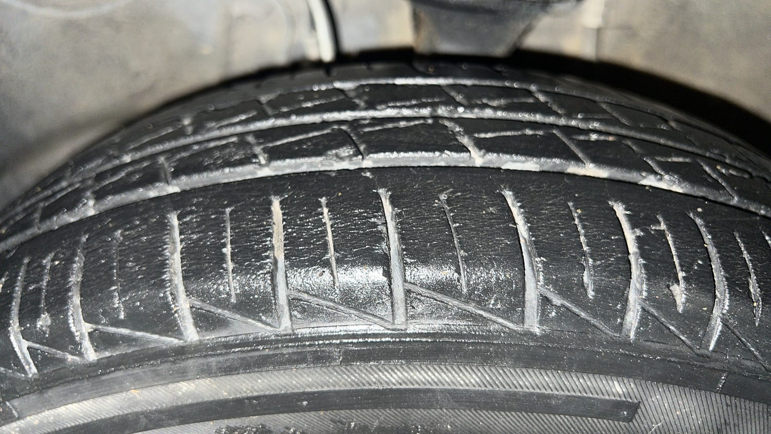 Used 2022 Maruti Suzuki Alto 800 LXi (O) Petrol Manual tyres LEFT FRONT TYRE TREAD VIEW