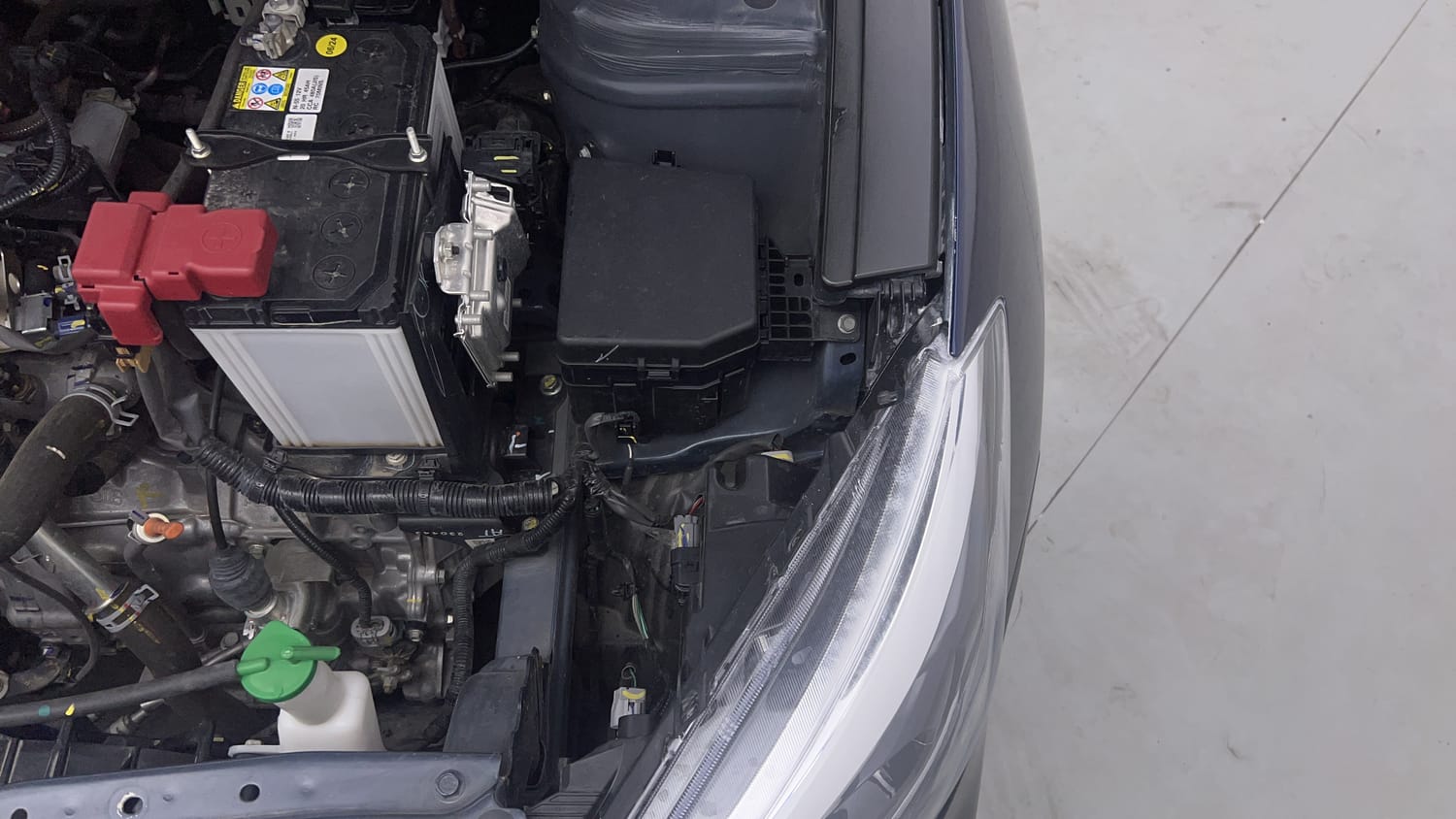 Used 2024 Maruti Suzuki Ciaz Zeta 1.5 AT Petrol Automatic engine ENGINE LEFT SIDE VIEW