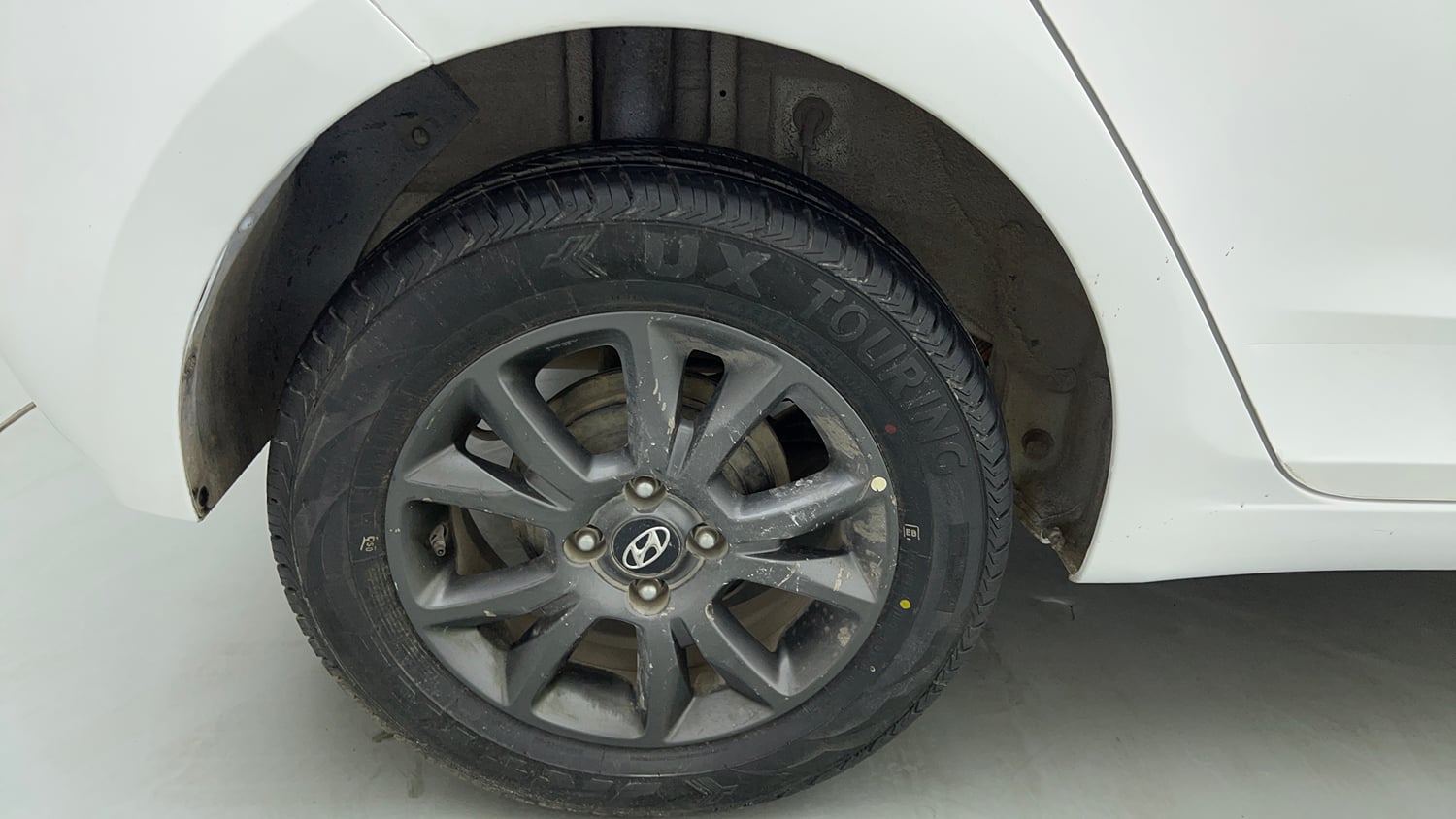 Used 2019 Hyundai Elite i20 Asta 1.2 Petrol Manual tyres RIGHT REAR TYRE RIM VIEW
