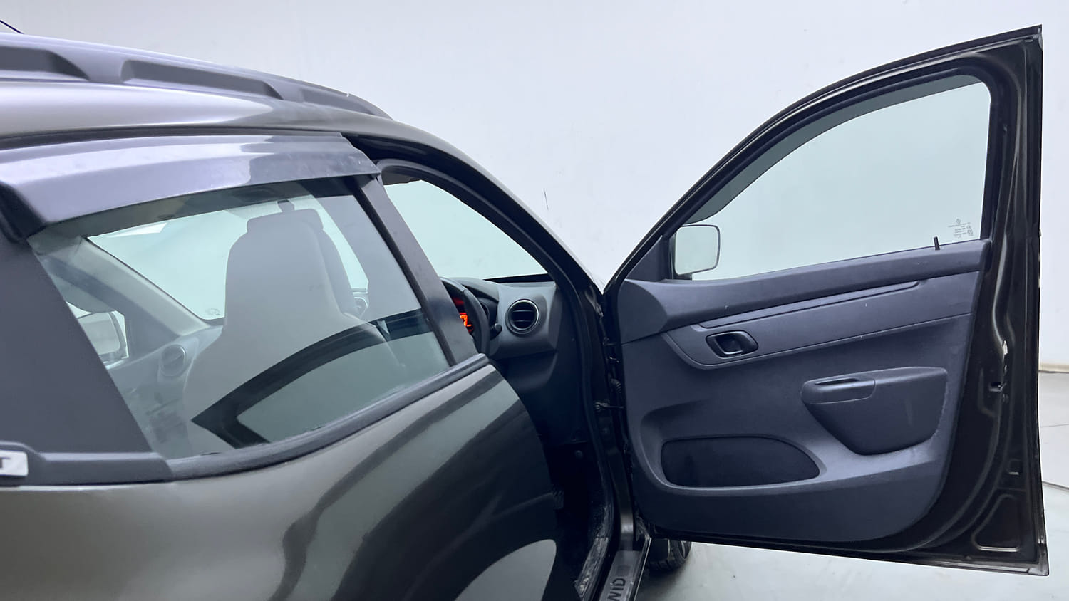 Used 2016 Renault Kwid RXT Petrol Manual interior RIGHT FRONT DOOR OPEN VIEW
