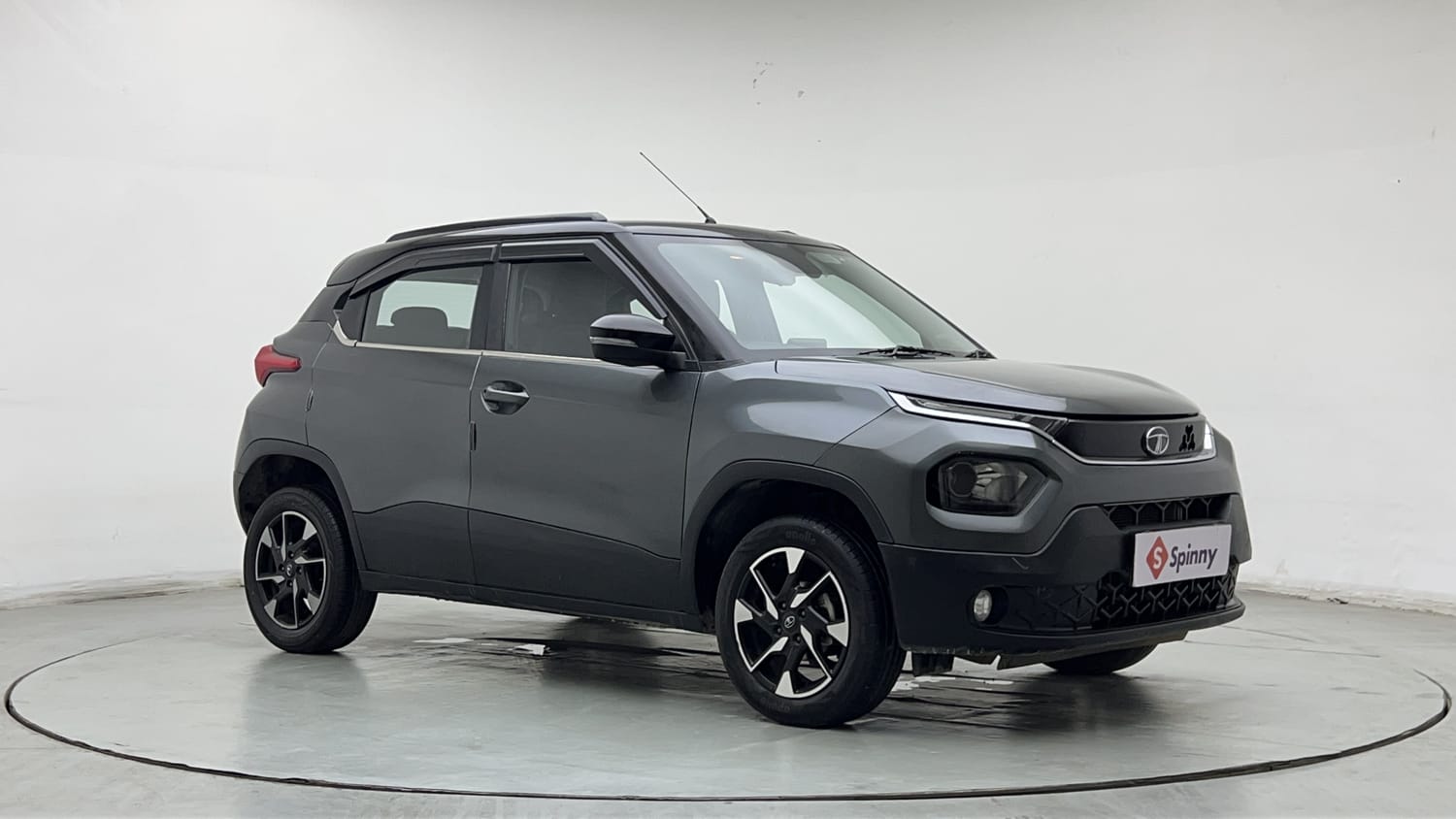 Used 2022 Tata Punch Creative Dual Tone Petrol Manual exterior RIGHT FRONT CORNER VIEW