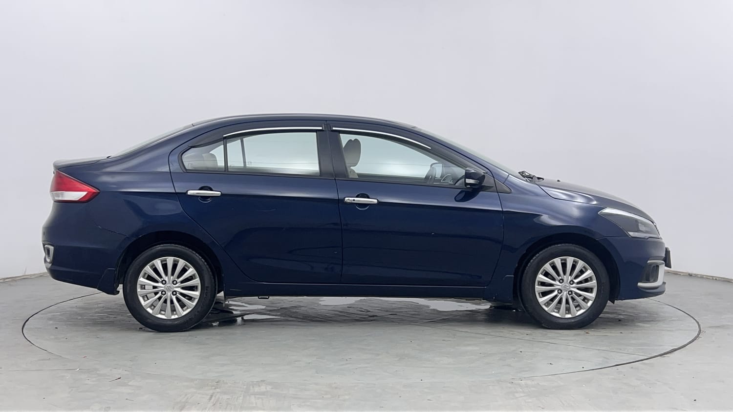 Used 2024 Maruti Suzuki Ciaz Zeta 1.5 AT Petrol Automatic exterior RIGHT SIDE VIEW
