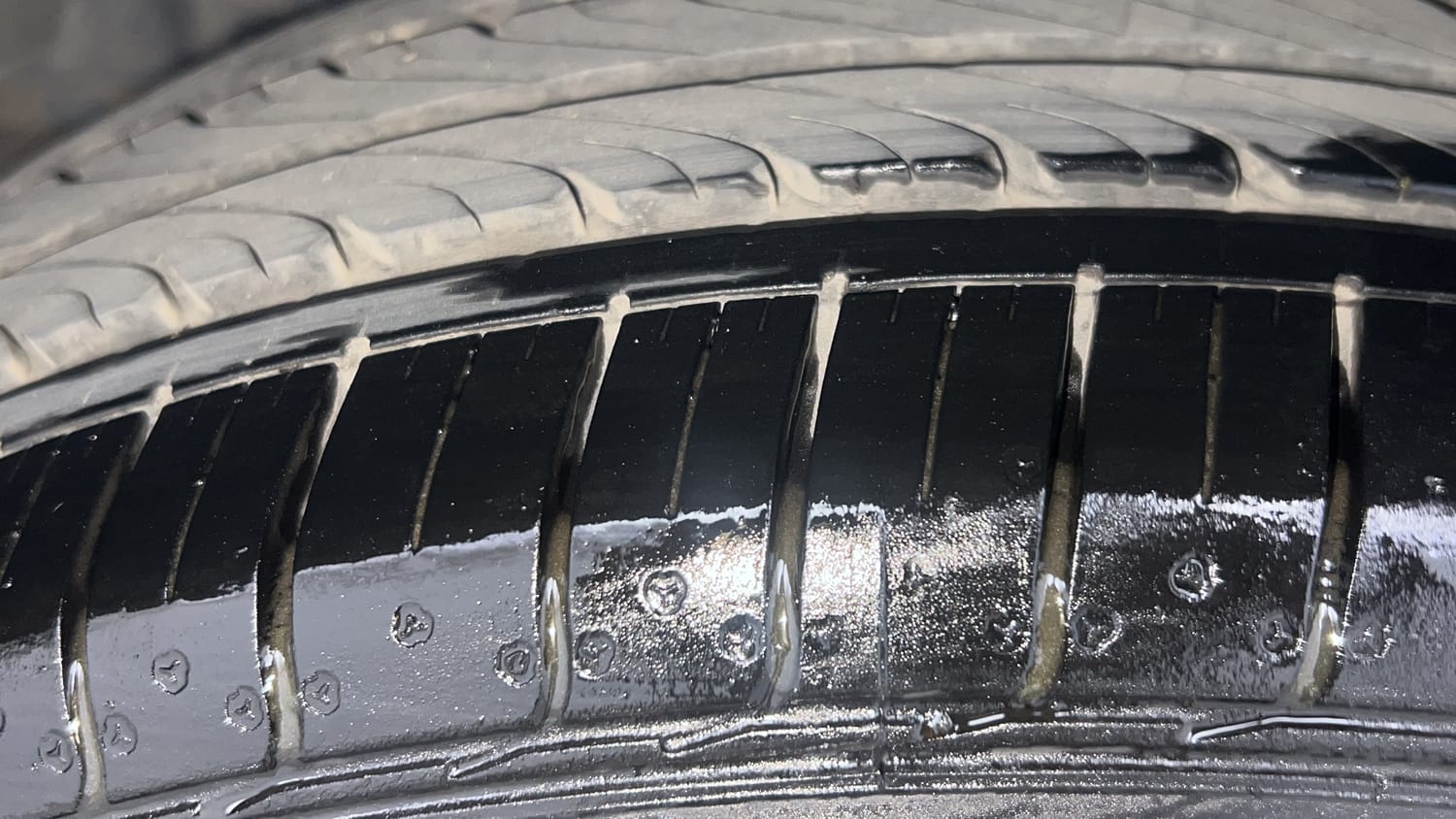 Used 2024 Maruti Suzuki Ciaz Zeta 1.5 AT Petrol Automatic tyres RIGHT REAR TYRE TREAD VIEW