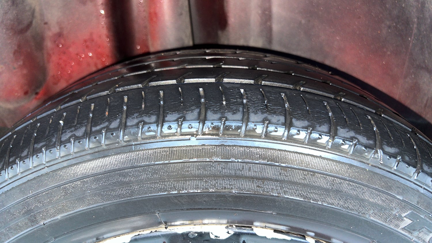 Used 2016 Volkswagen Polo Highline1.2L (P) Petrol Manual tyres RIGHT REAR TYRE TREAD VIEW