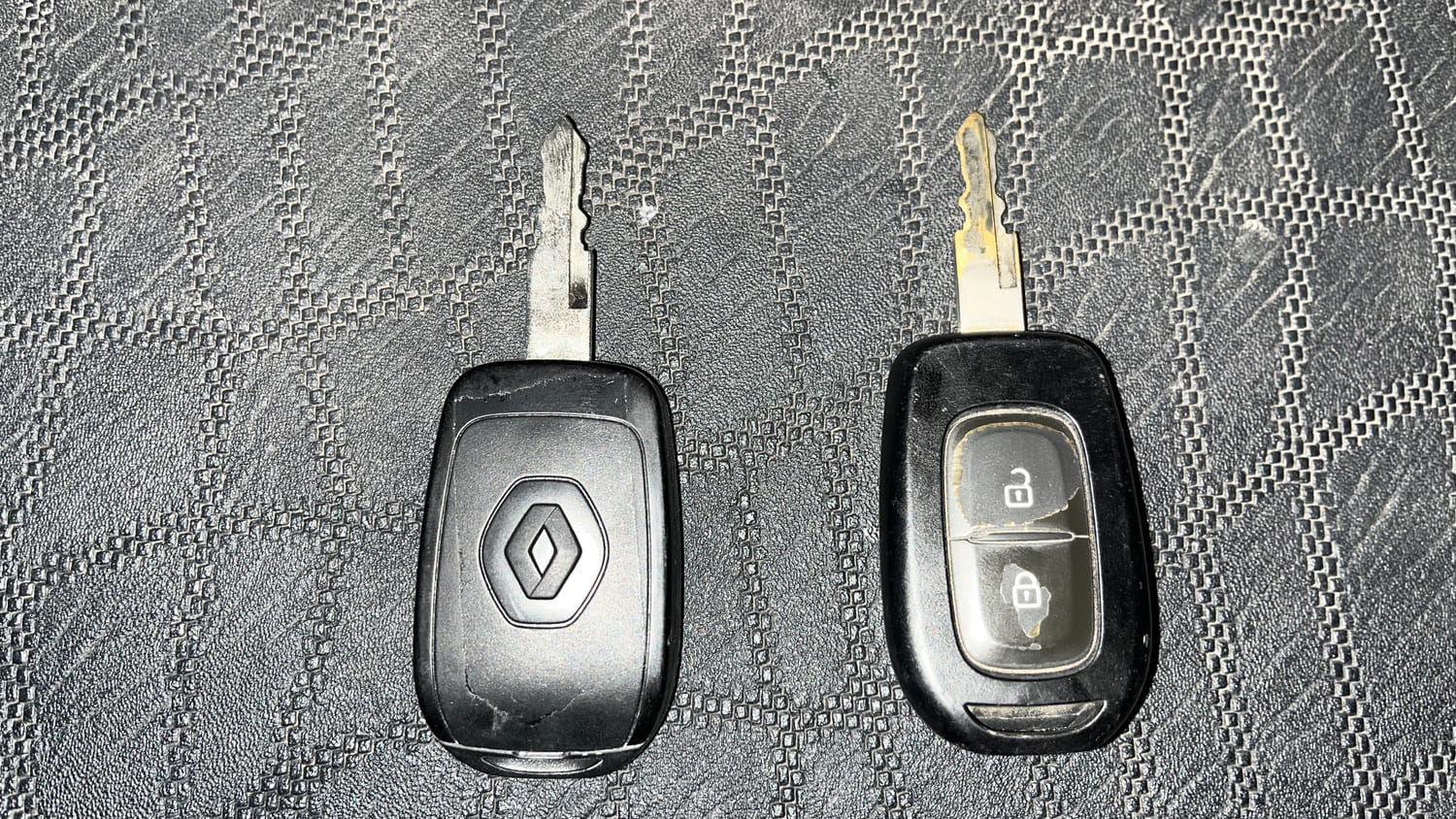 Used 2016 Renault Kwid RXT Petrol Manual extra CAR KEY VIEW