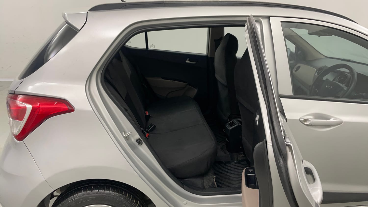 Used 2018 Hyundai Grand i10 Sportz 1.2 Kappa VTVT Petrol Manual interior RIGHT SIDE REAR DOOR CABIN VIEW