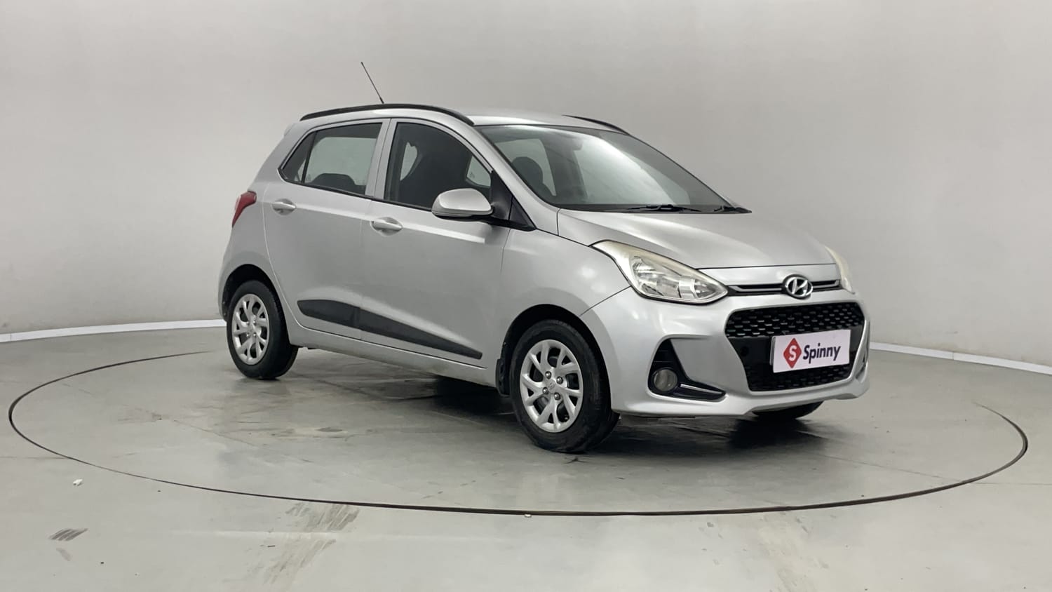 Used 2018 Hyundai Grand i10 Sportz 1.2 Kappa VTVT Petrol Manual exterior RIGHT FRONT CORNER VIEW
